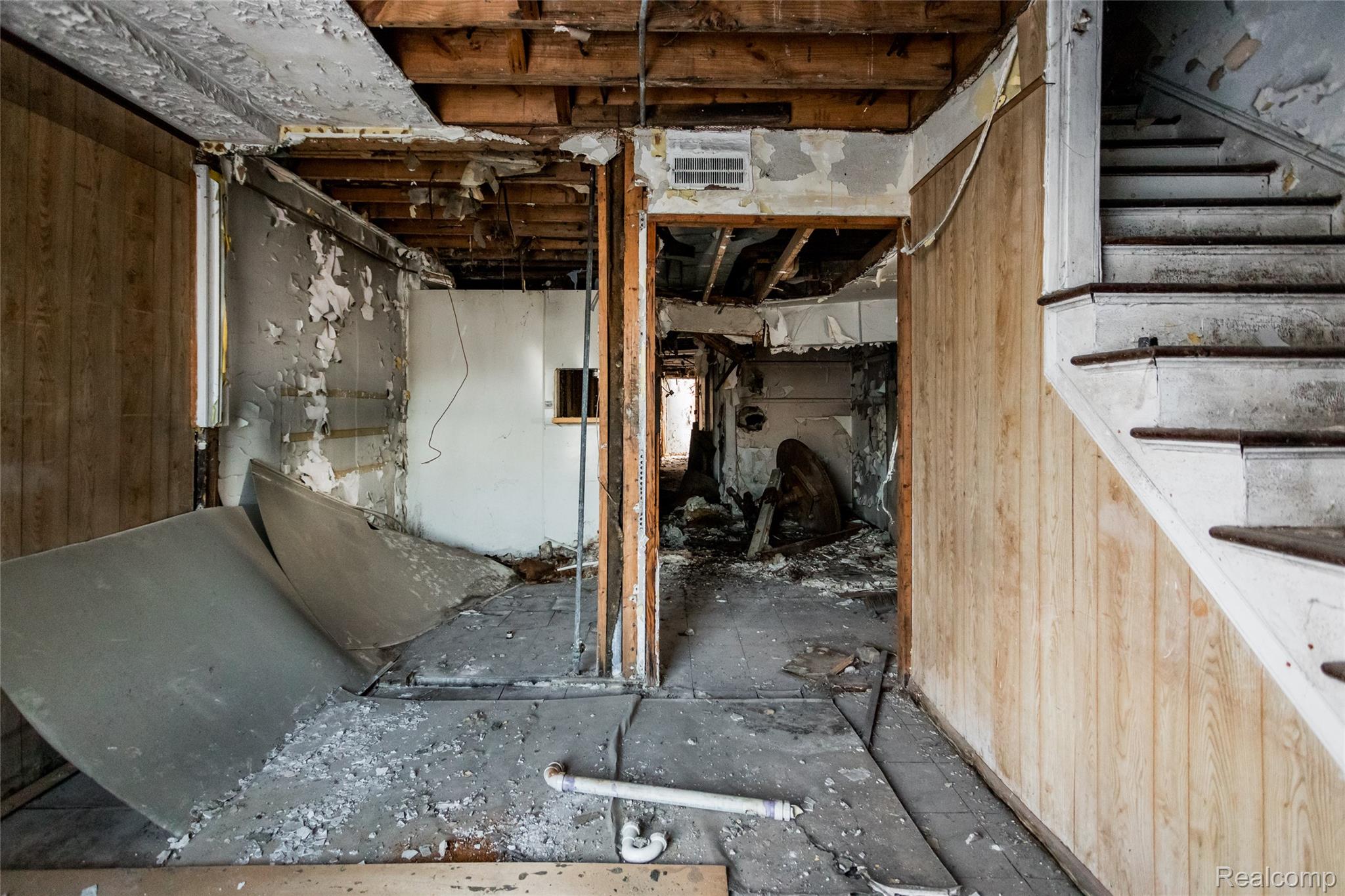 11751 Grand River Avenue