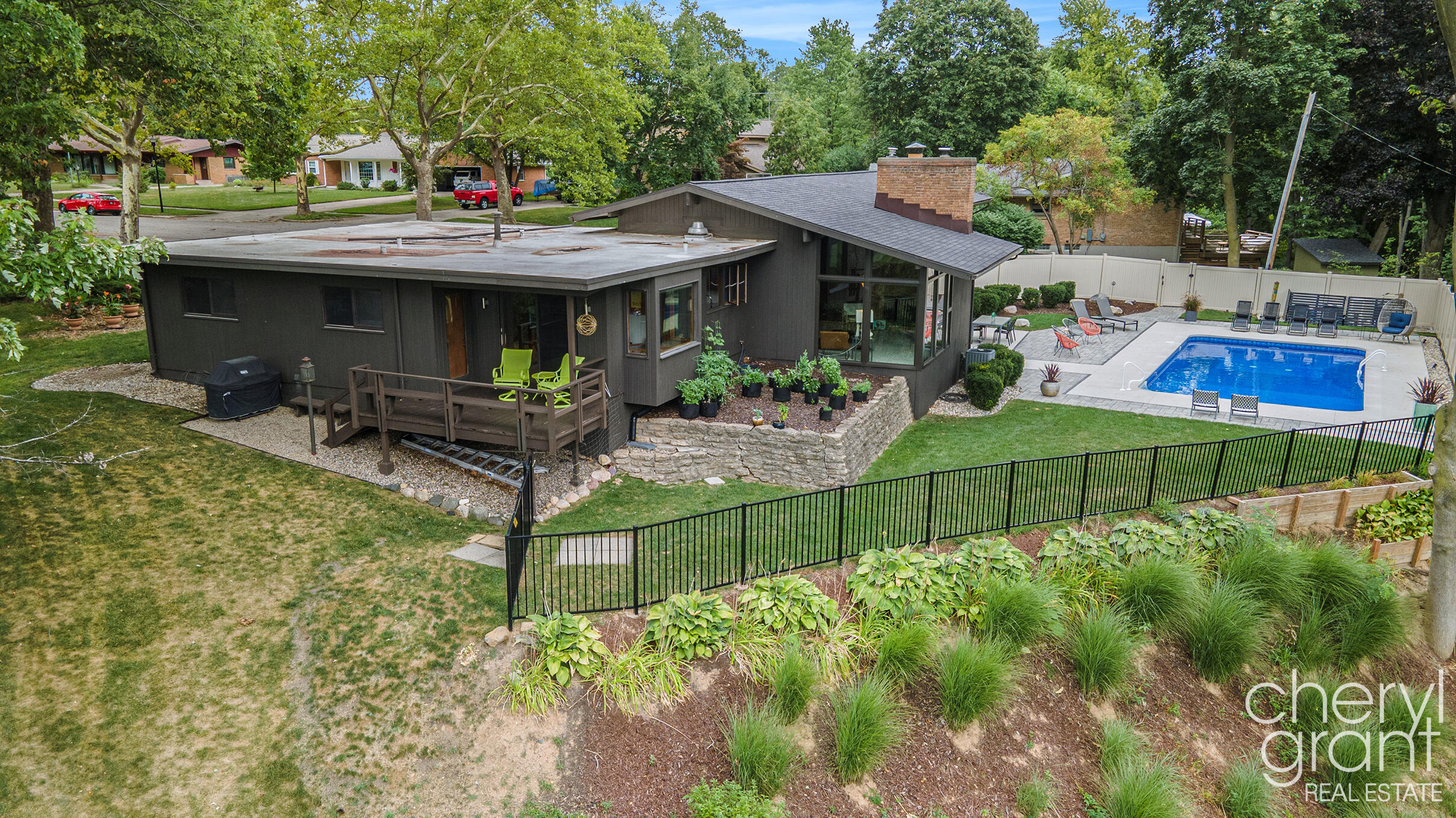 1825 Meadowfield Drive NE