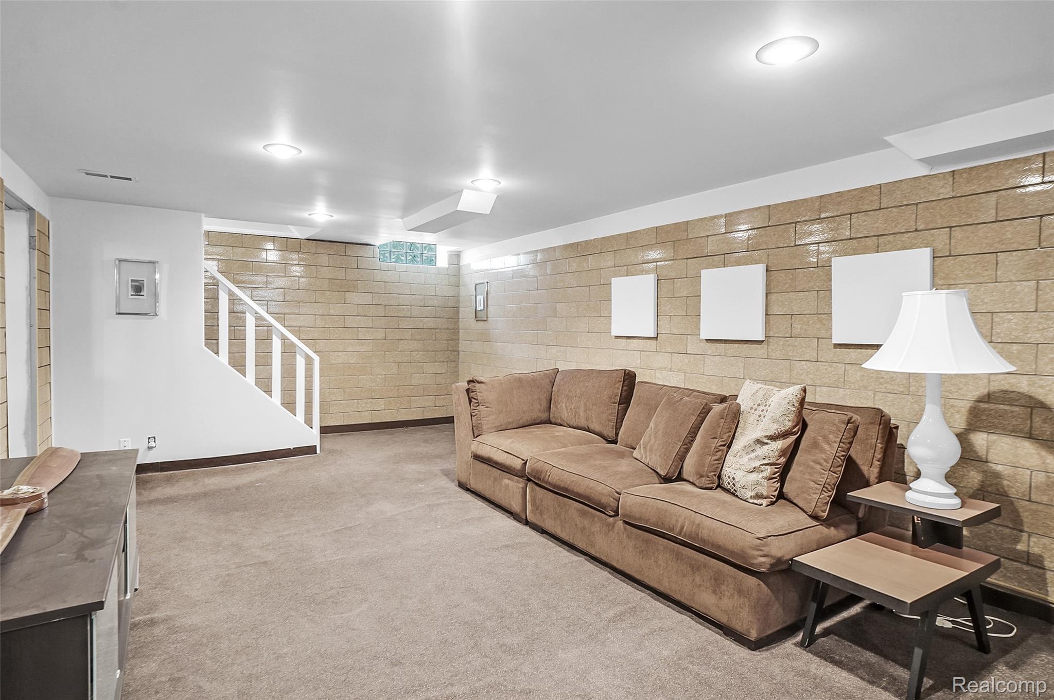 Dearborn City, Michigan 48124, United States, 3 Bedrooms Bedrooms, ,4 BathroomsBathrooms,Residential,Pending,182720