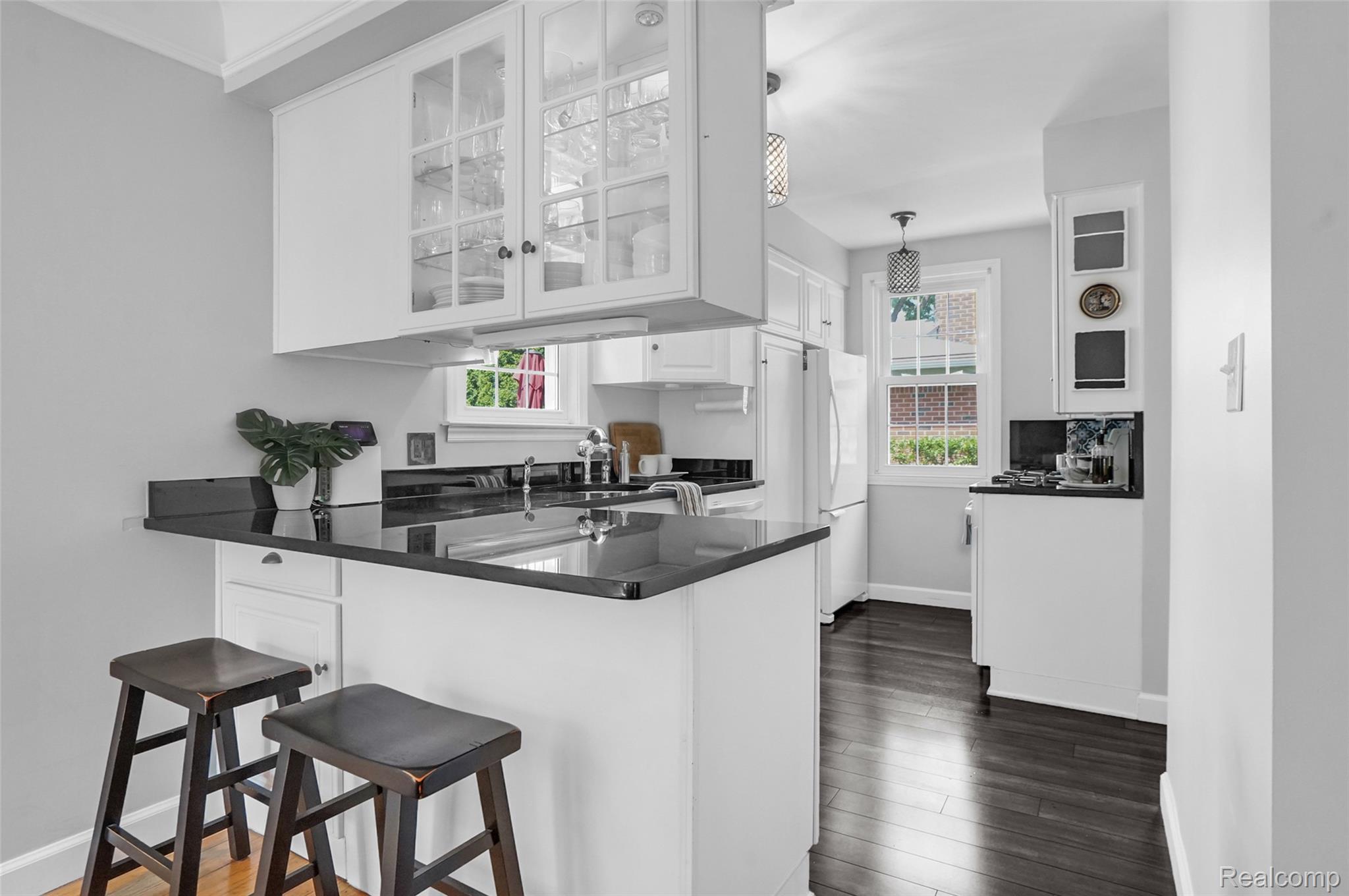 Dearborn City, Michigan 48124, United States, 3 Bedrooms Bedrooms, ,4 BathroomsBathrooms,Residential,Pending,182720