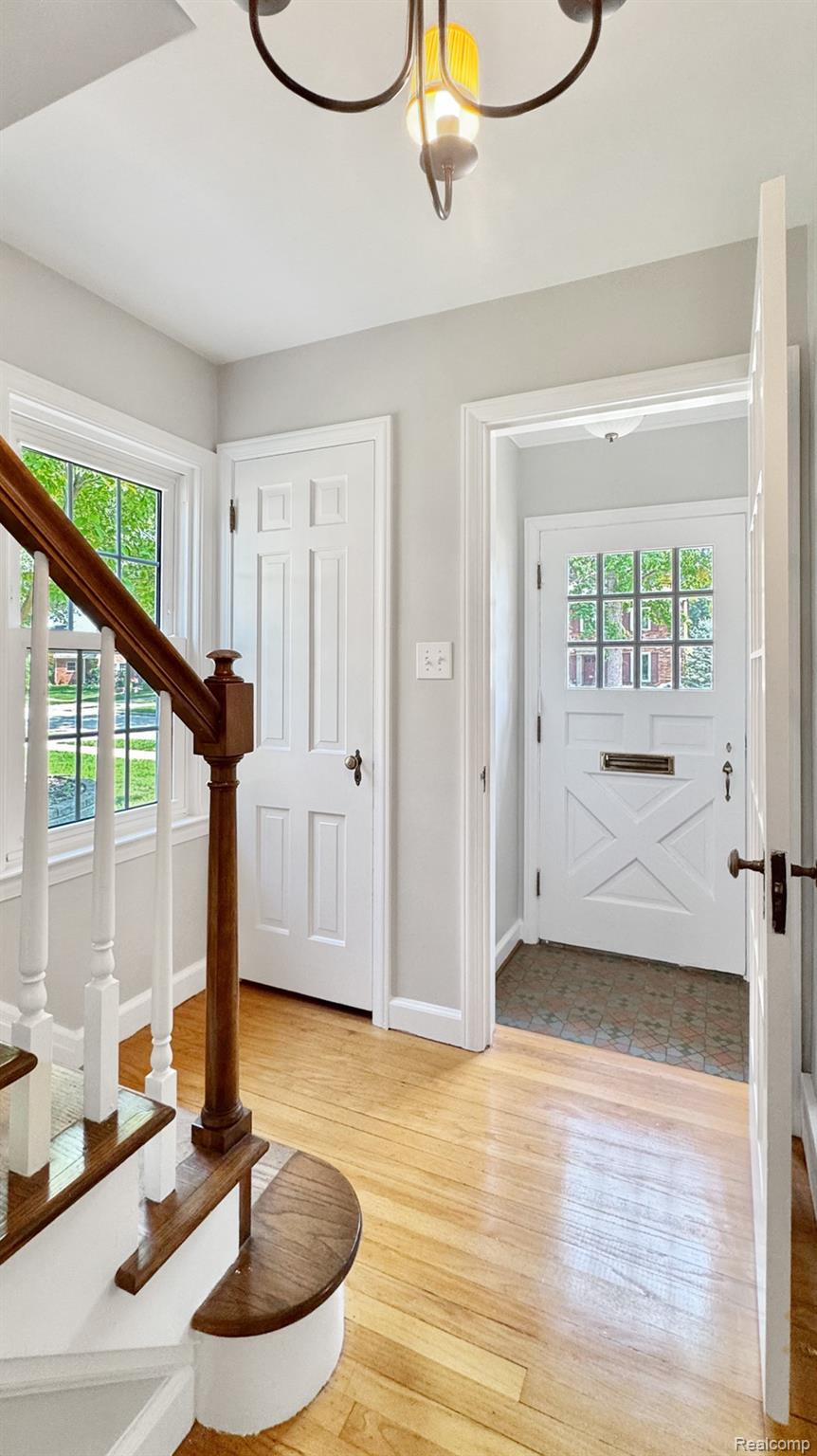 Dearborn City, Michigan 48124, United States, 3 Bedrooms Bedrooms, ,4 BathroomsBathrooms,Residential,Pending,182720