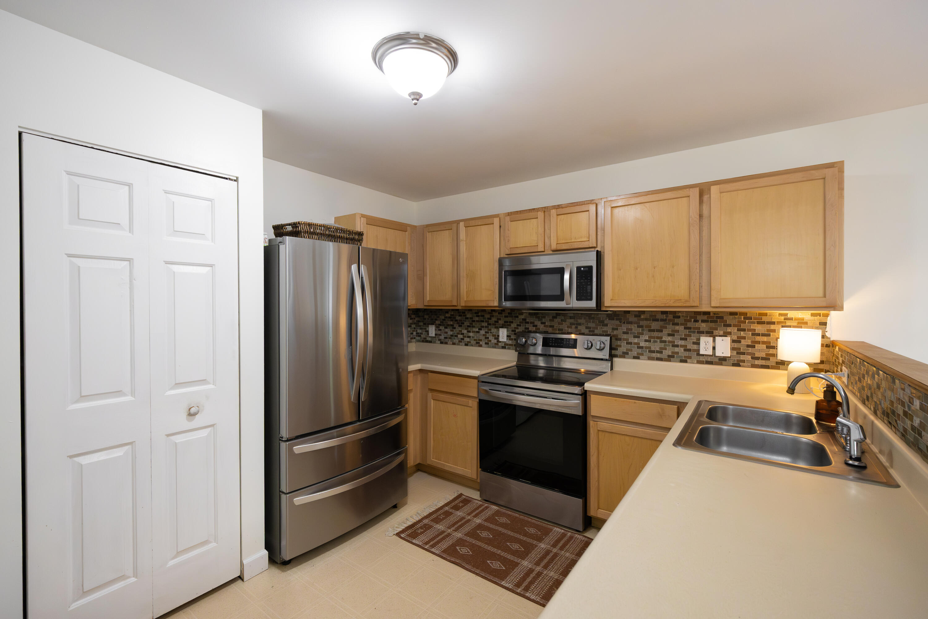 2717 Sycamore River Drive