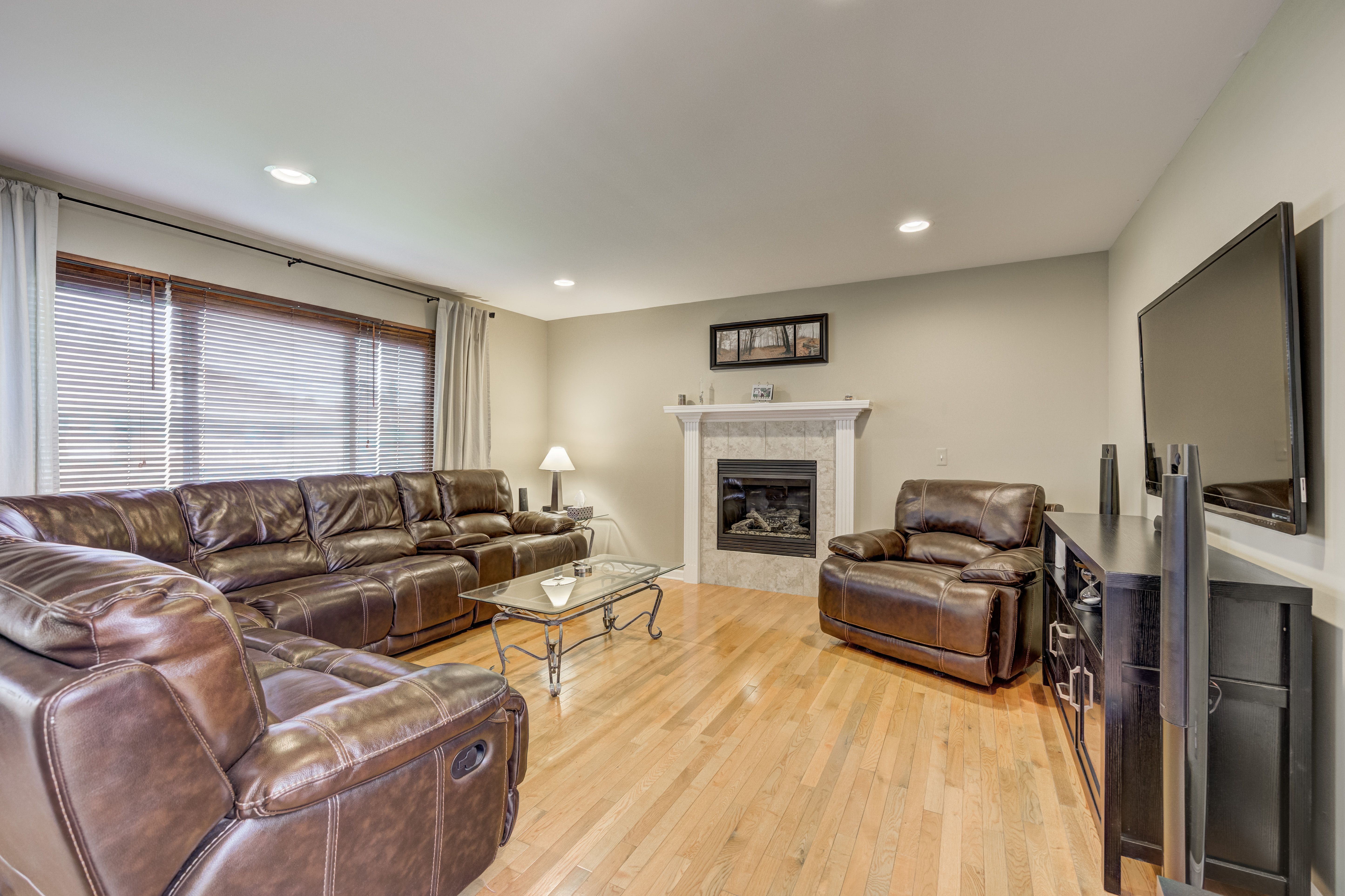 2097 NEWBURGH Drive