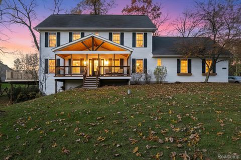 7050 Dibrova Drive Green Oak Township MI 48116