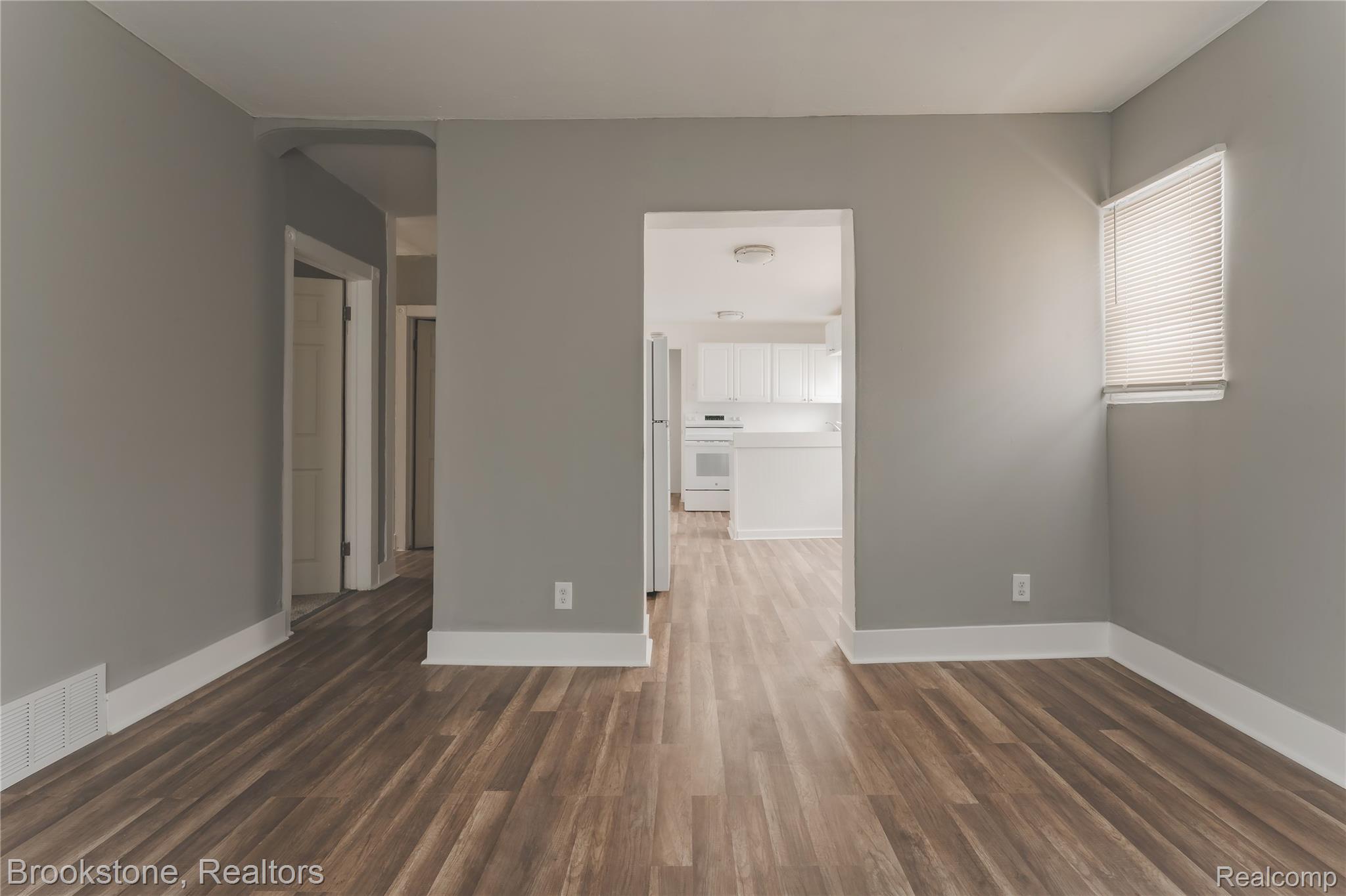 671 E Mansfield Avenue