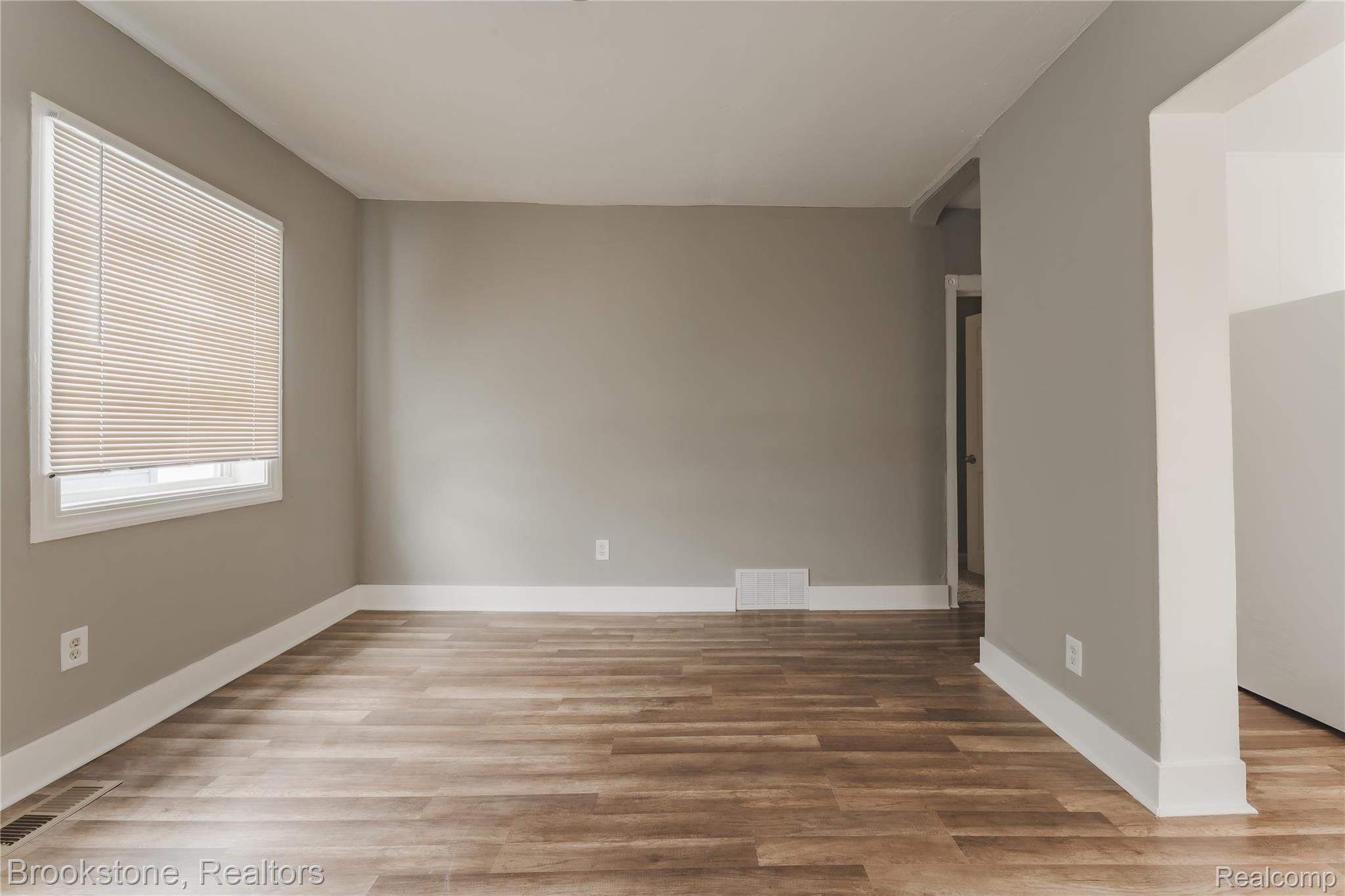 671 E Mansfield Avenue