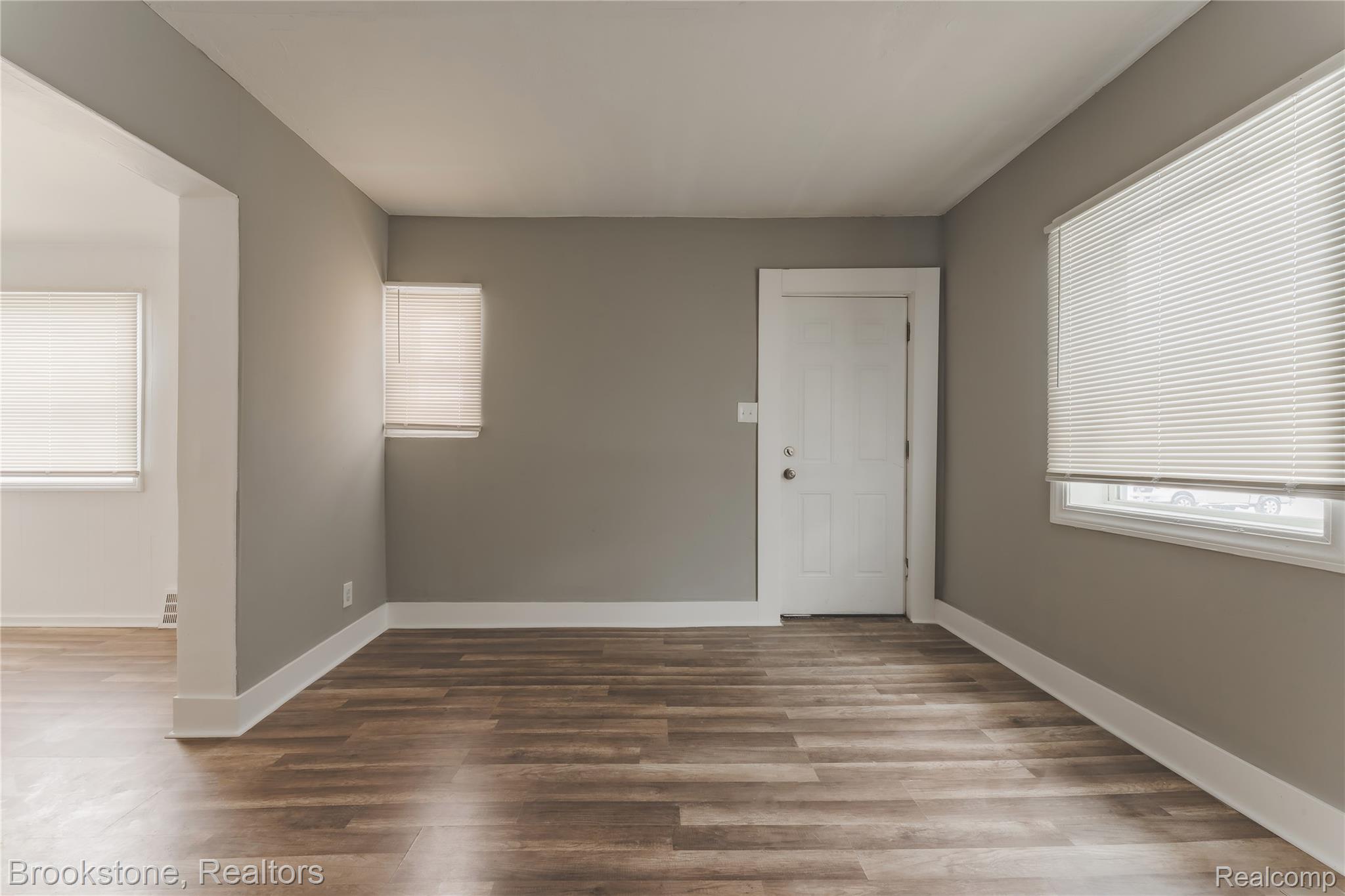 671 E Mansfield Avenue