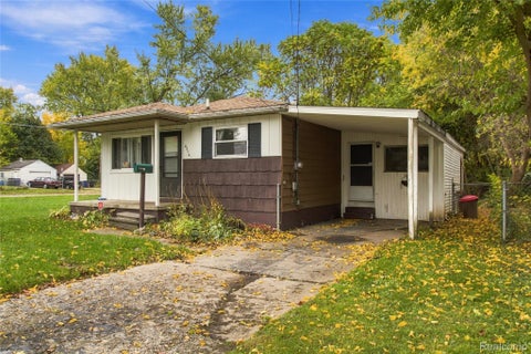 Tiny photo for 2314 Kentucky Avenue, Flint City, MI 48506 (MLS # 20261082421)