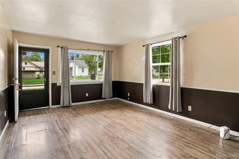 Tiny photo for 2314 Kentucky Avenue, Flint City, MI 48506 (MLS # 20261082421)