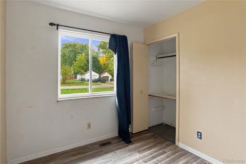 Tiny photo for 2314 Kentucky Avenue, Flint City, MI 48506 (MLS # 20261082421)