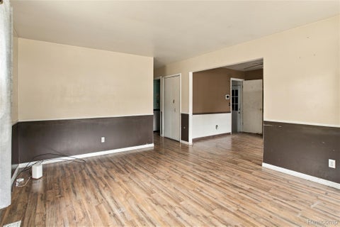 Tiny photo for 2314 Kentucky Avenue, Flint City, MI 48506 (MLS # 20261082421)