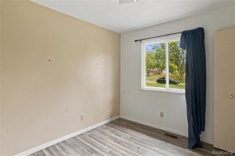 Tiny photo for 2314 Kentucky Avenue, Flint City, MI 48506 (MLS # 20261082421)