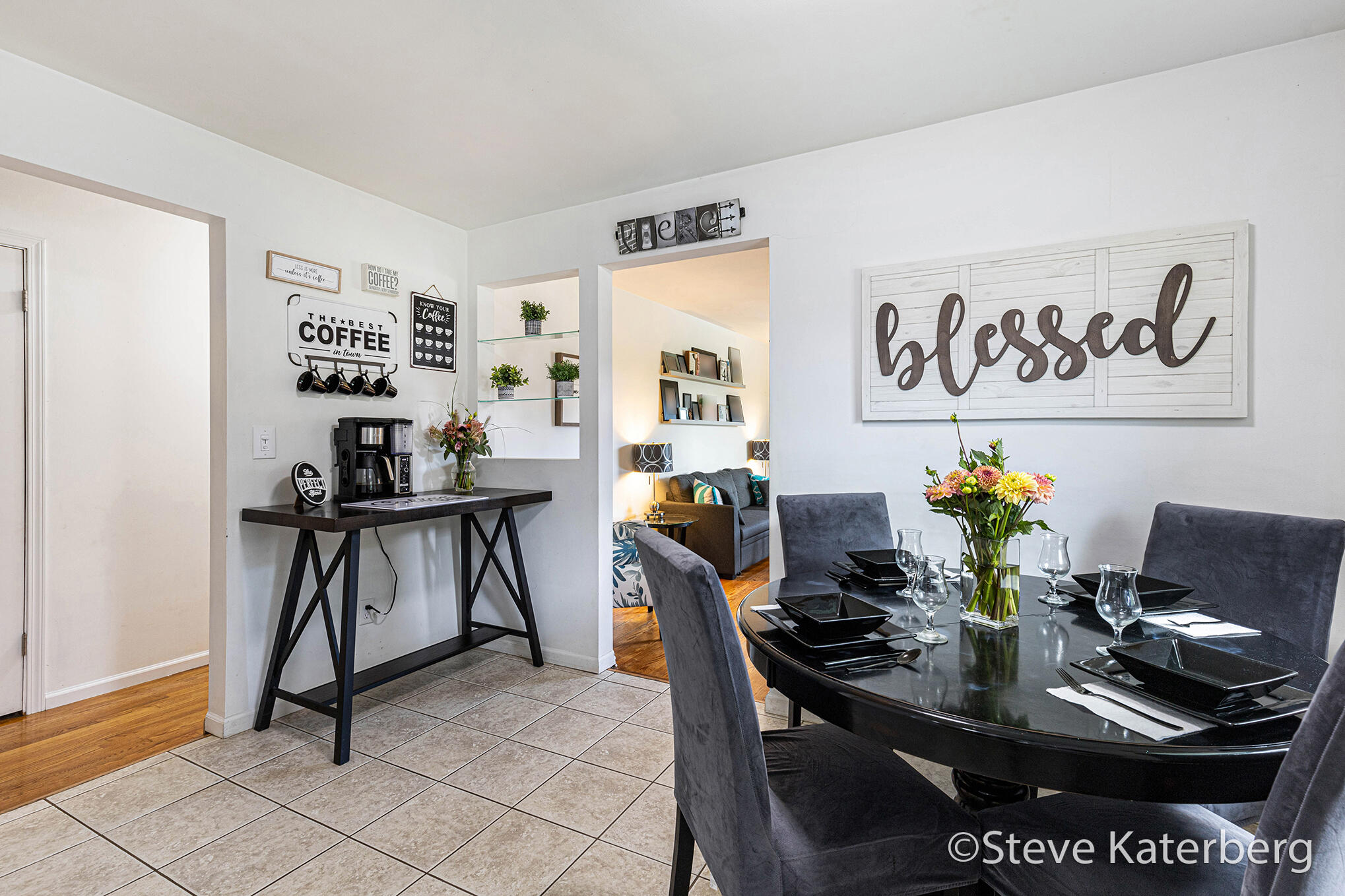 Wyoming City, Michigan 49519, United States, 4 Bedrooms Bedrooms, ,2 BathroomsBathrooms,Residential,Pending,202400