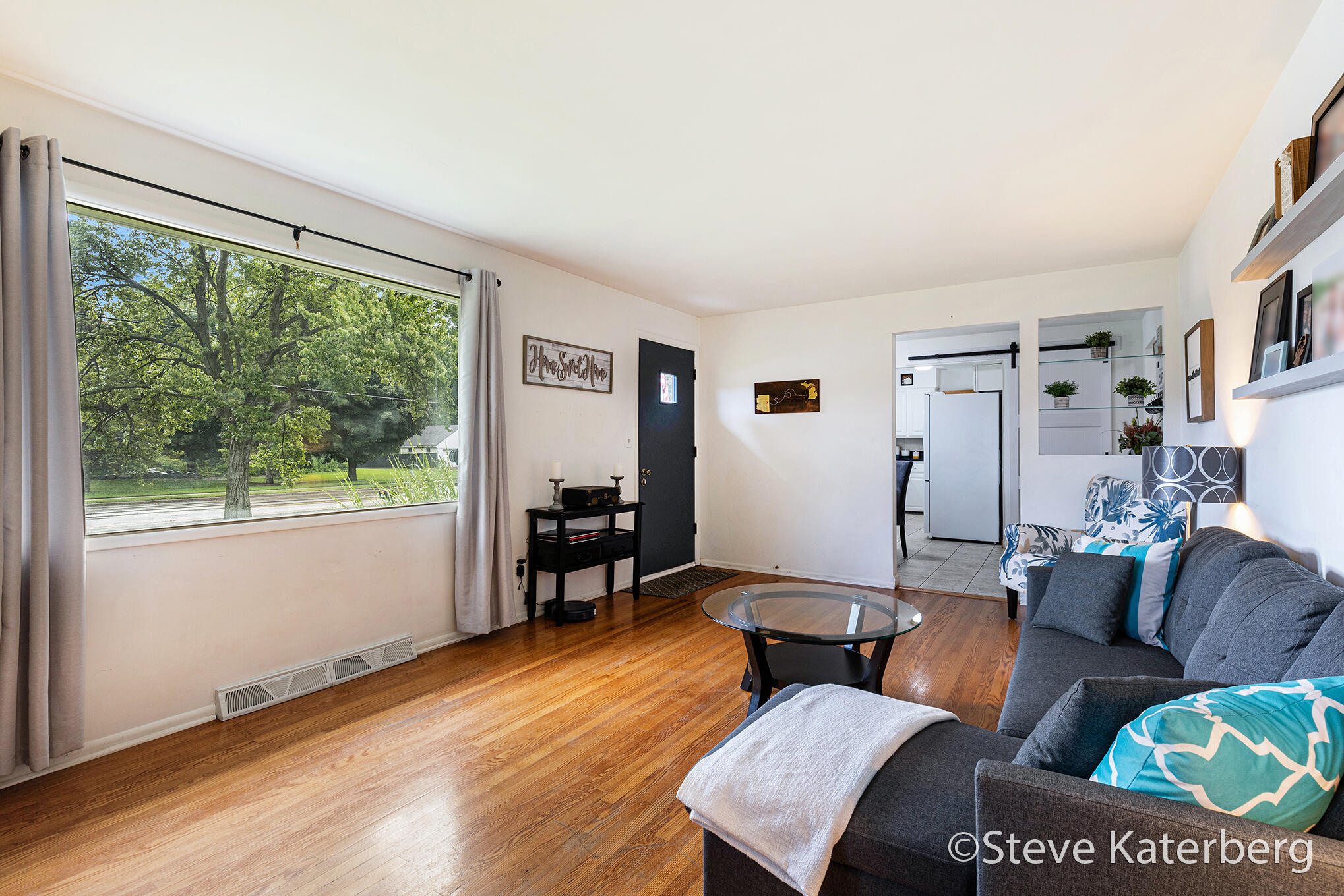 Wyoming City, Michigan 49519, United States, 4 Bedrooms Bedrooms, ,2 BathroomsBathrooms,Residential,Pending,202400