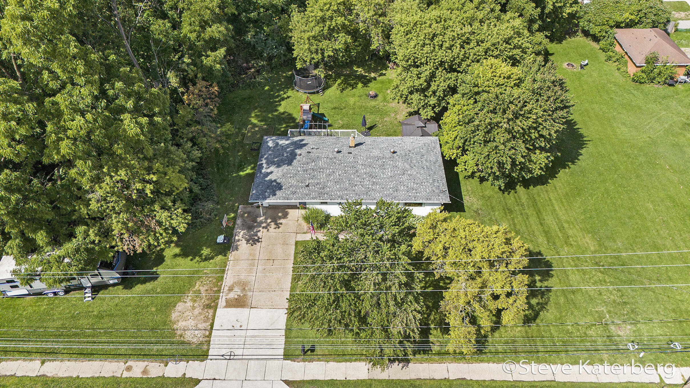 Wyoming City, Michigan 49519, United States, 4 Bedrooms Bedrooms, ,2 BathroomsBathrooms,Residential,Pending,202400