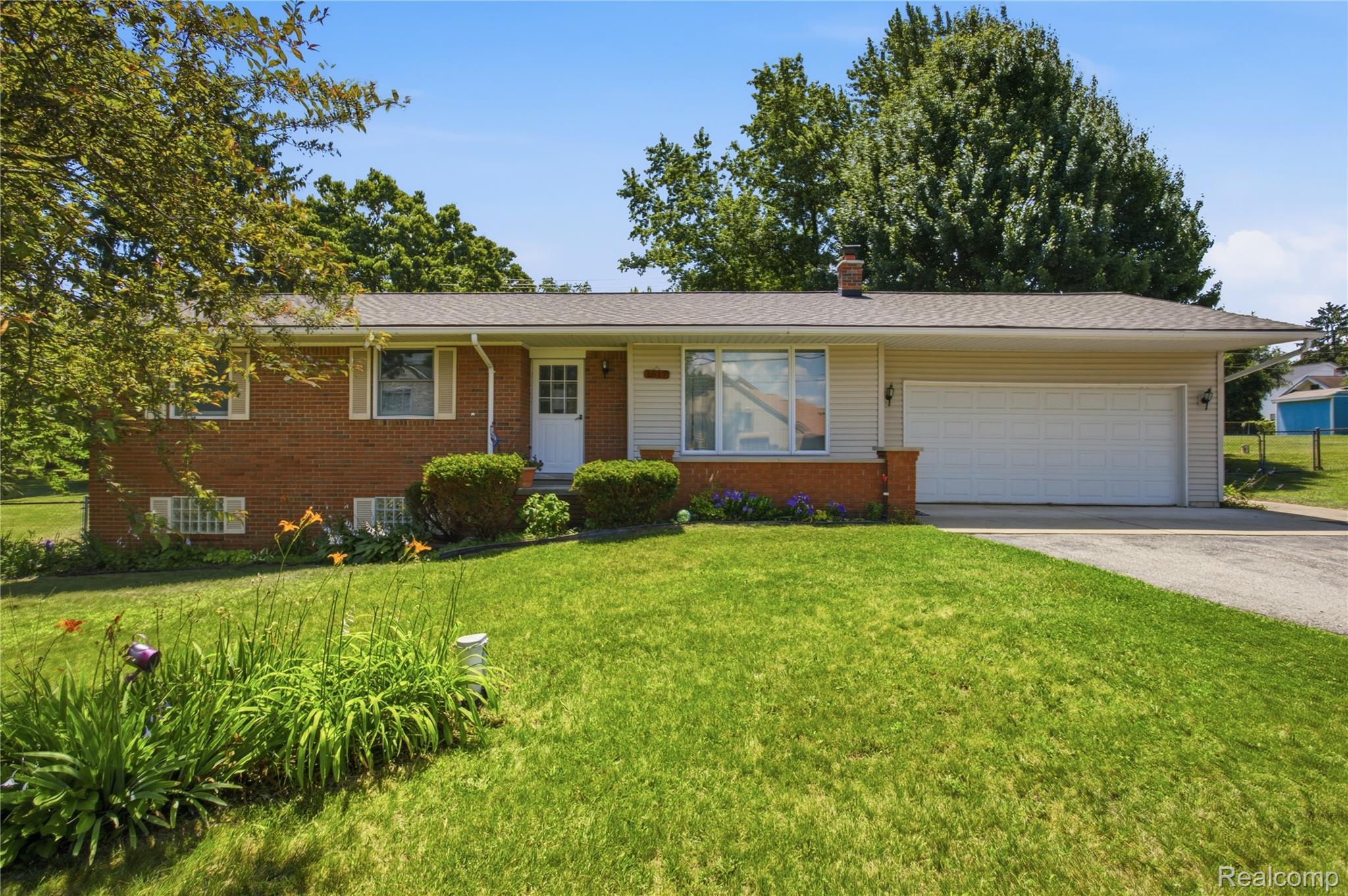1517 W Oakley Park Road
