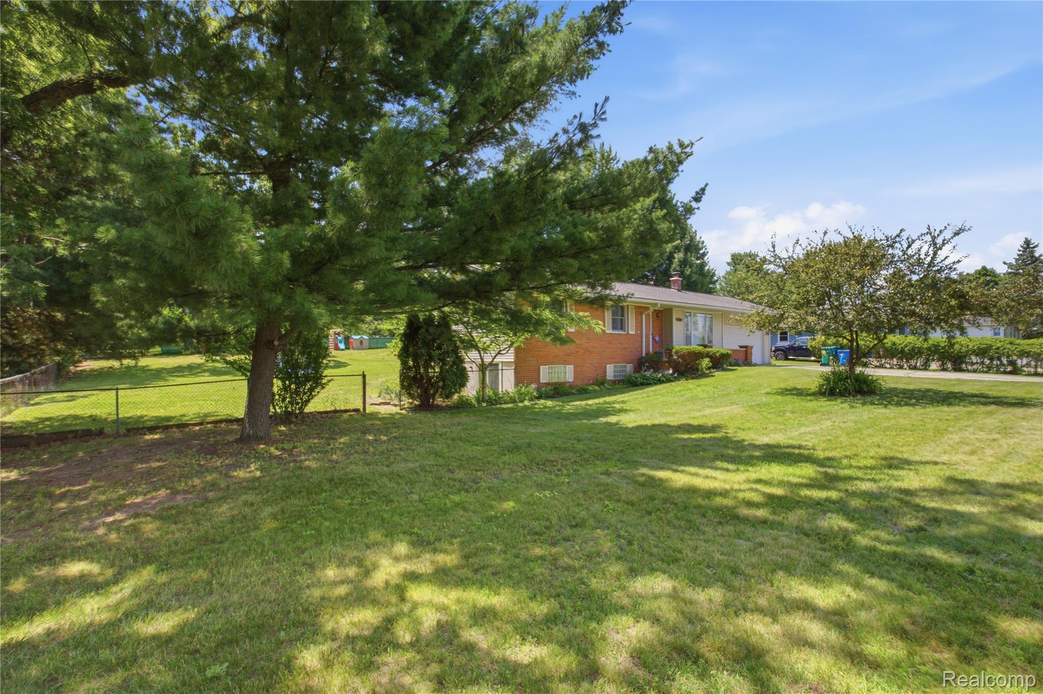 1517 W Oakley Park Road