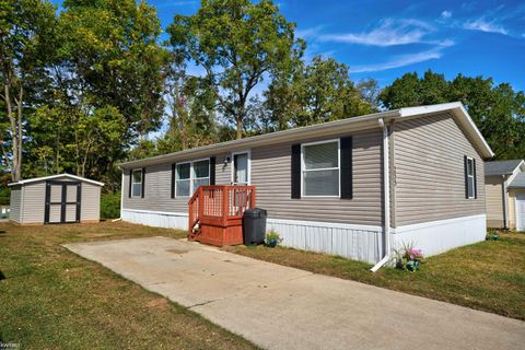 255 Grissom Court Flushing Charter Township MI 48433