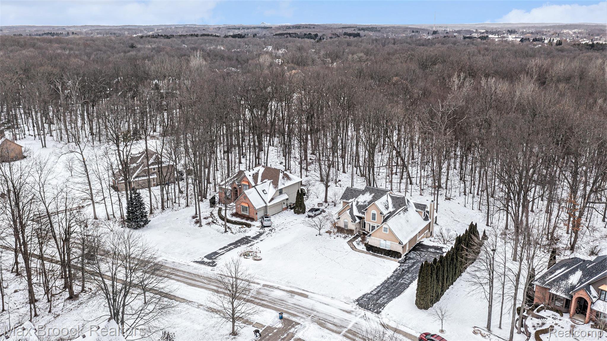 9858 Forest Ridge Drive