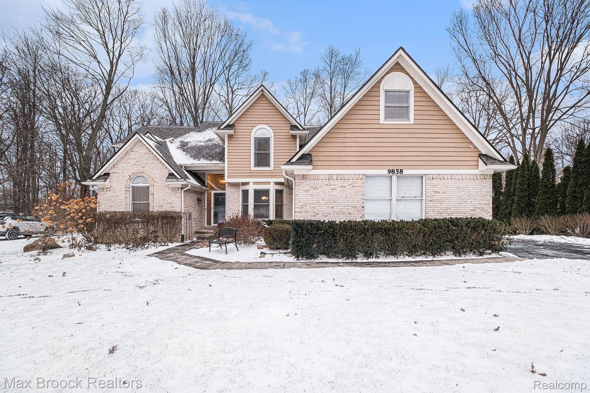 9858 Forest Ridge Drive