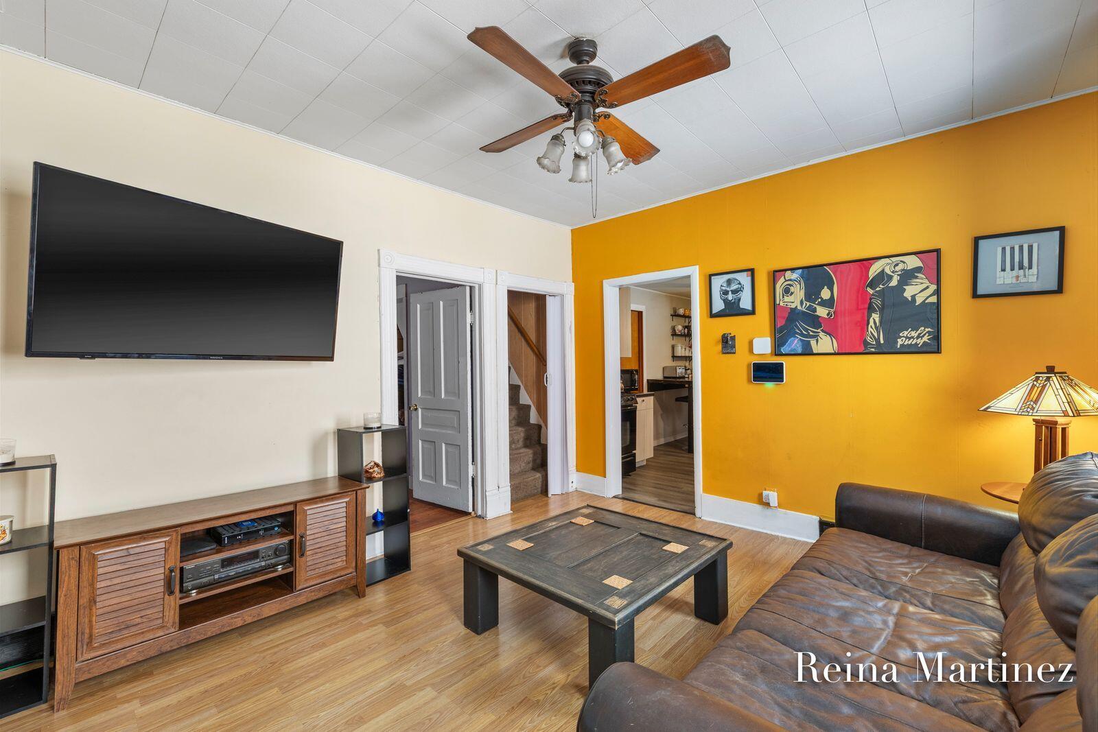 943 PROSPECT AVE Avenue NE