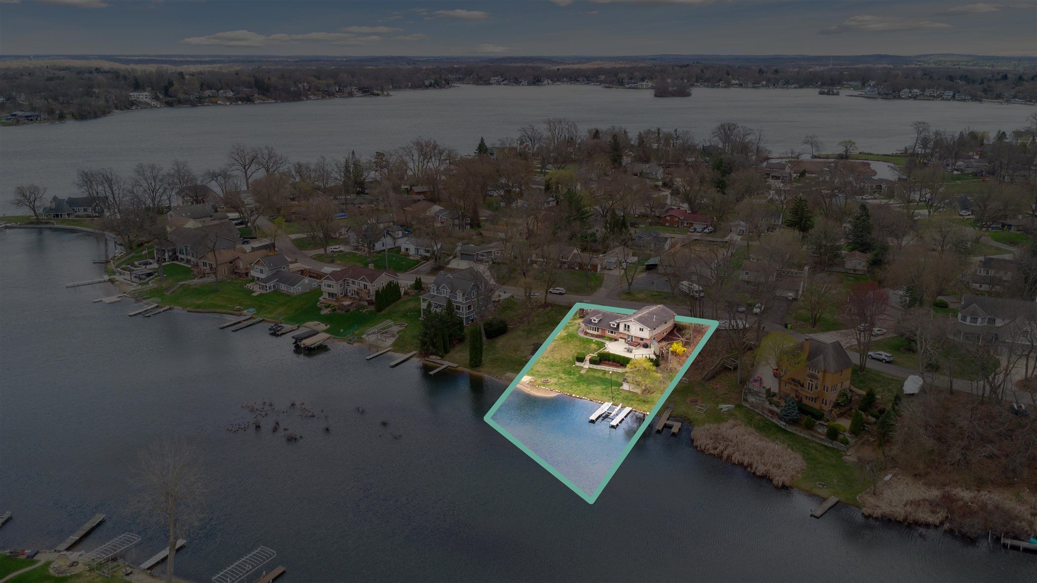 3562 LAKEVIEW Drive
