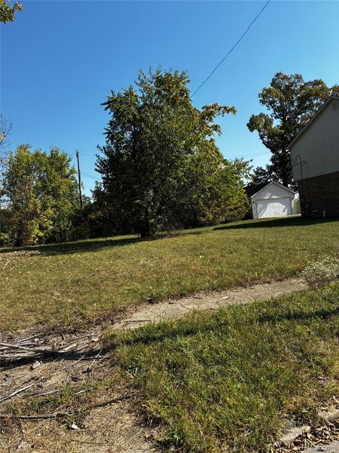 19426 Troy PL Place Highland Park City MI 48203