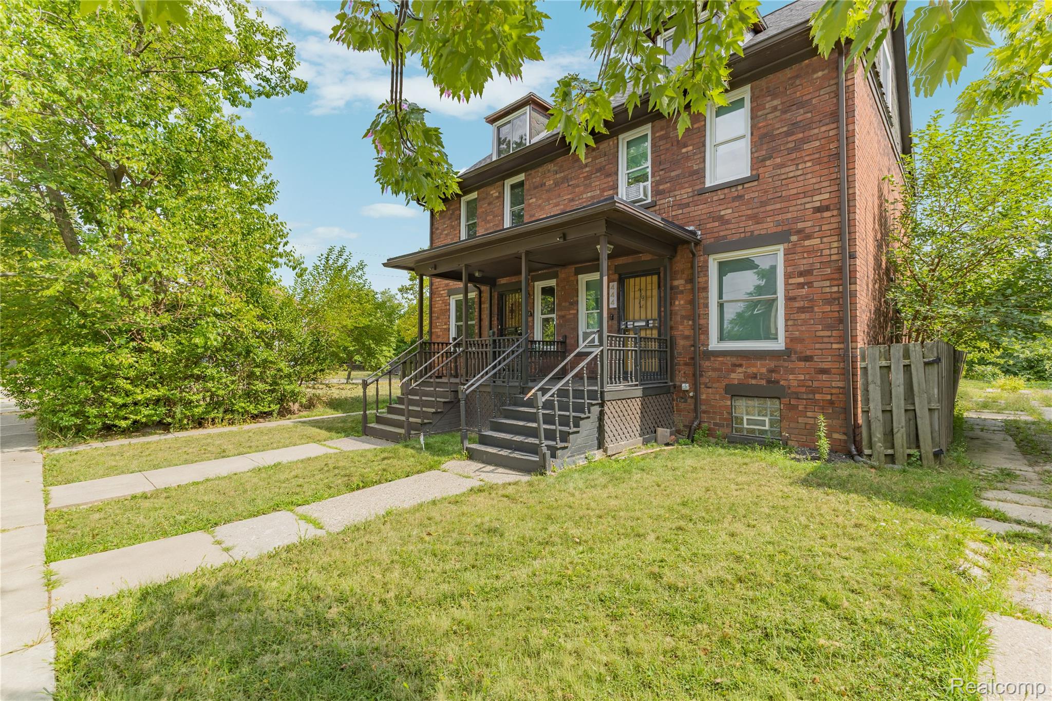 444 E Philadelphia Street