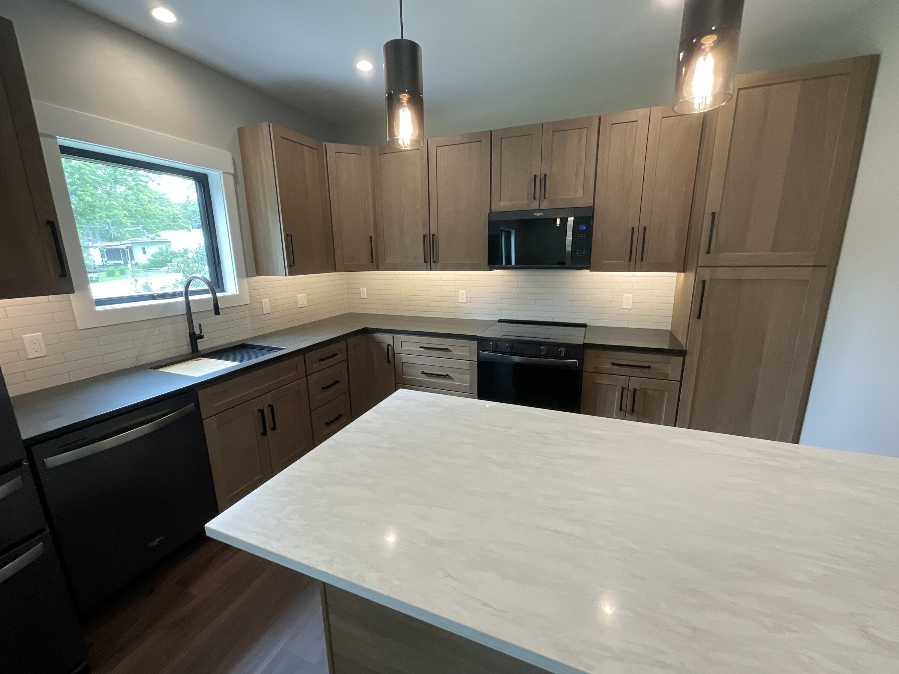 1418 Blue Star Highway