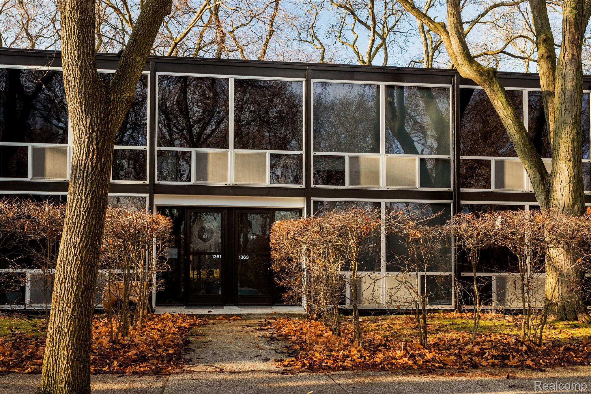 1363 Nicolet Nicolet Place