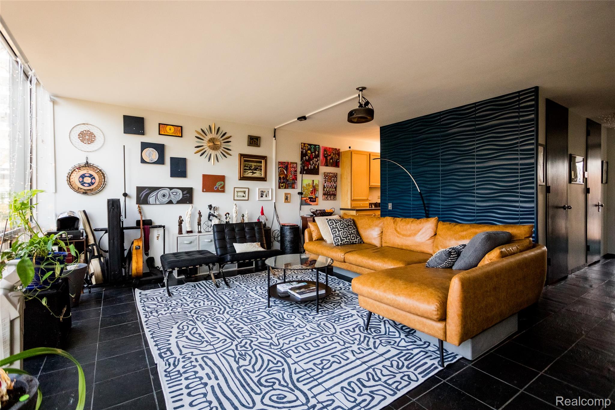 1363 Nicolet Nicolet Place