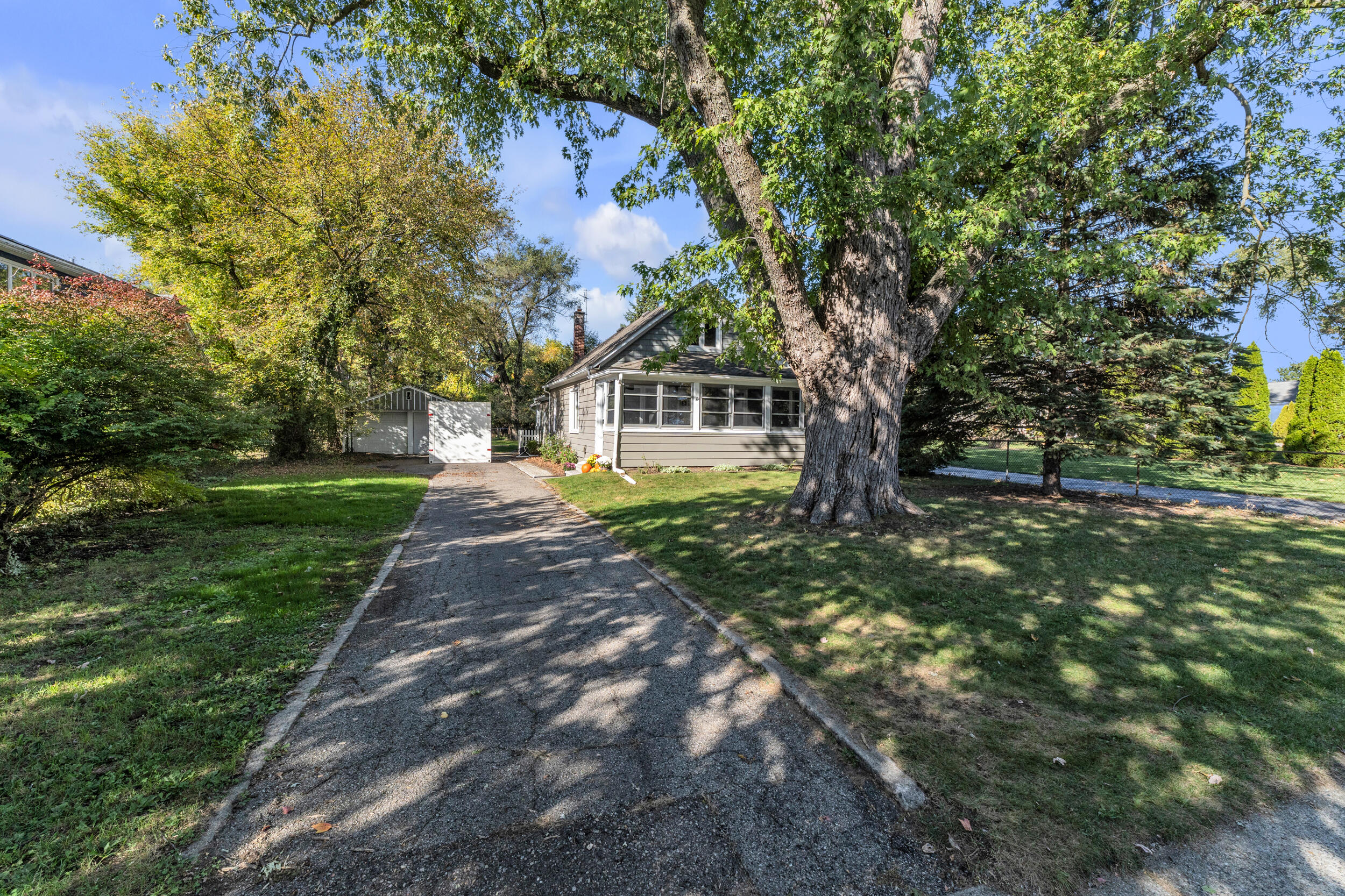 20015 Farmington Road