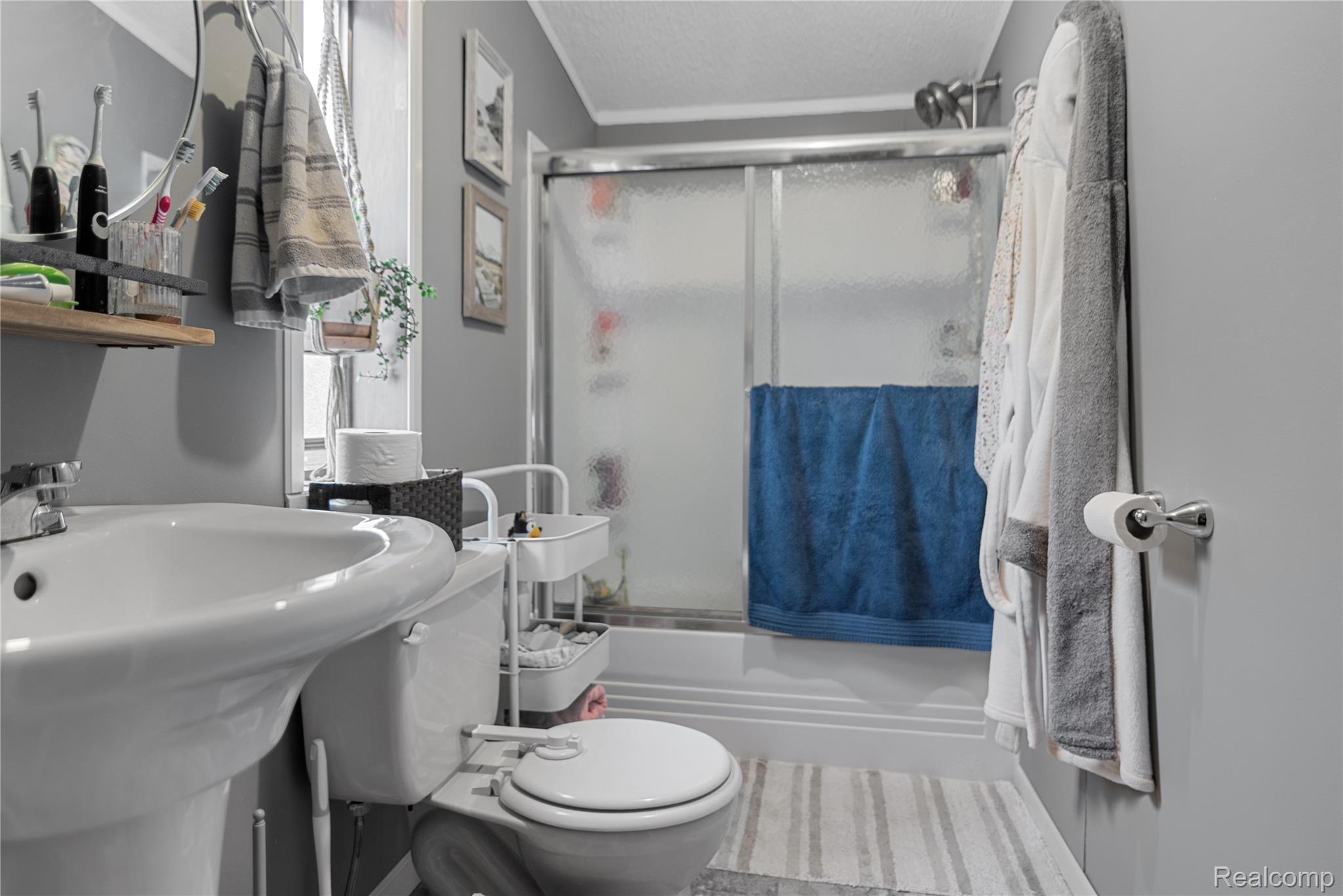 Auburn Hills City, Michigan 48326, United States, 3 Bedrooms Bedrooms, ,2 BathroomsBathrooms,Residential,Active,209187