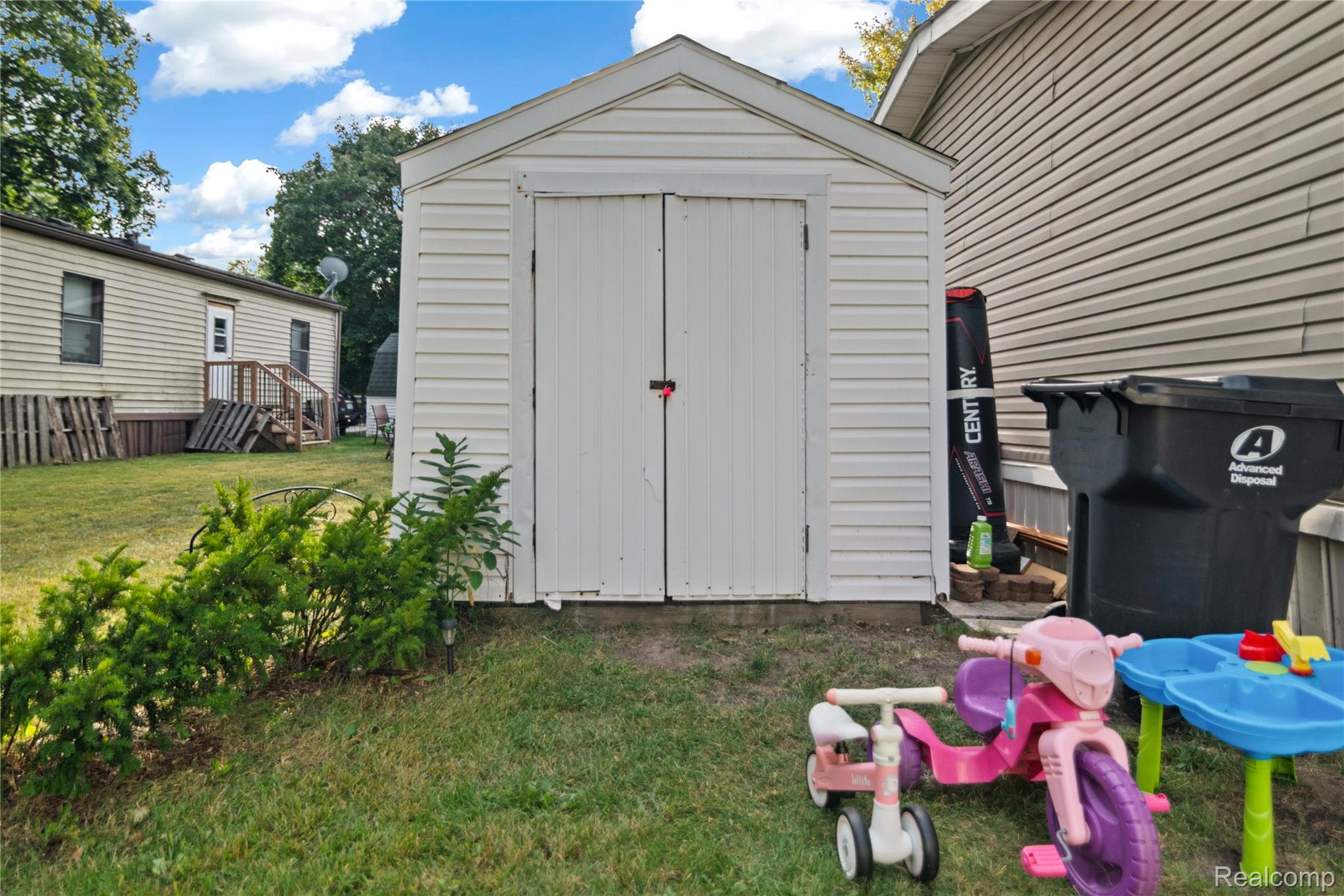 Auburn Hills City, Michigan 48326, United States, 3 Bedrooms Bedrooms, ,2 BathroomsBathrooms,Residential,Active,209187