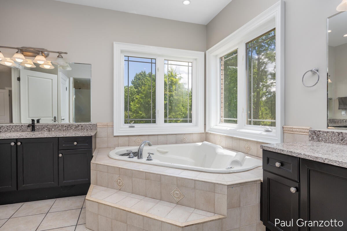 5578 Blackberry Bluff Court SE