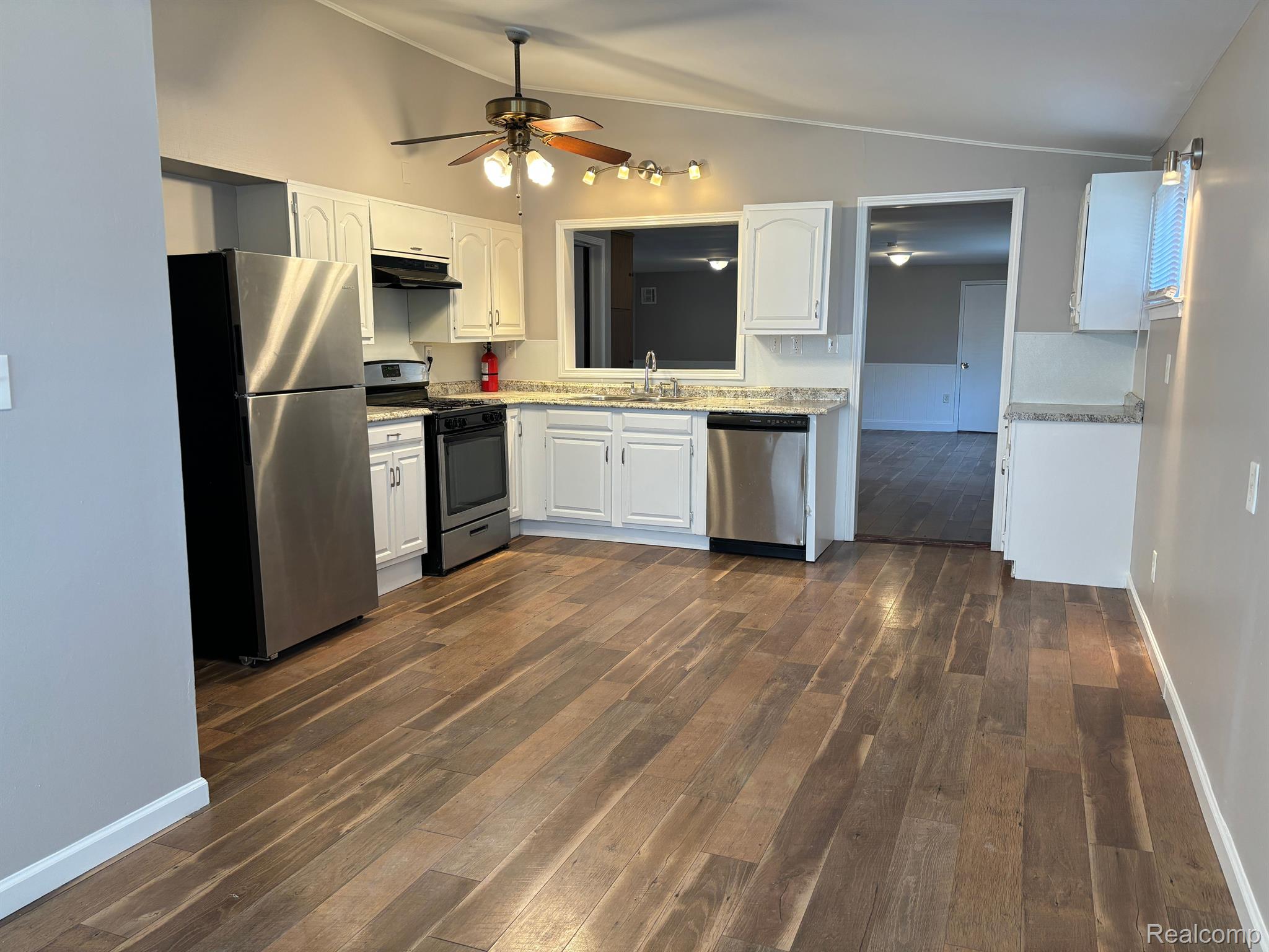 1333 E George Avenue