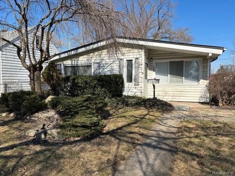 1333 E George Avenue Hazel Park City MI 48030