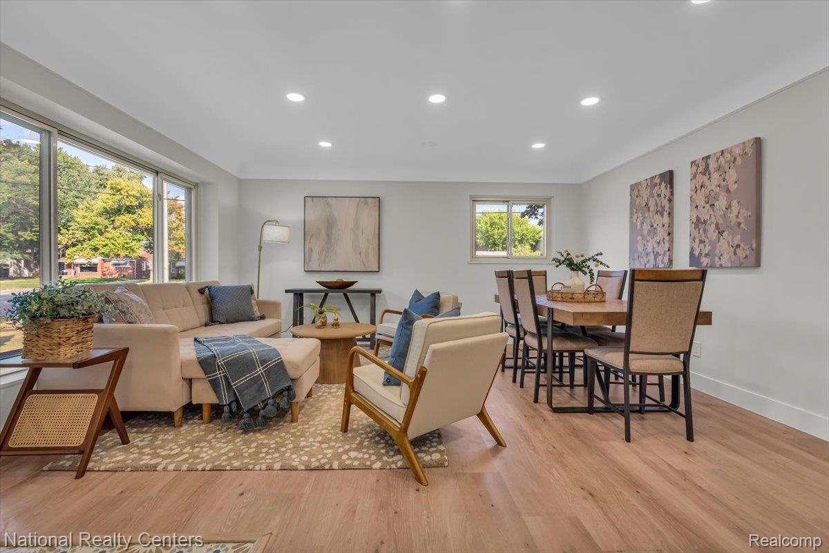 27407 Buckingham Street