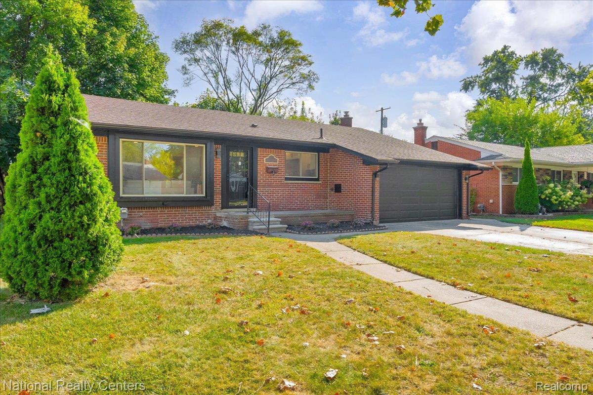 27407 Buckingham Street