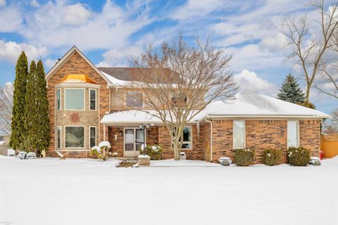 8621 Woodsman Drive Washington Township MI 48094