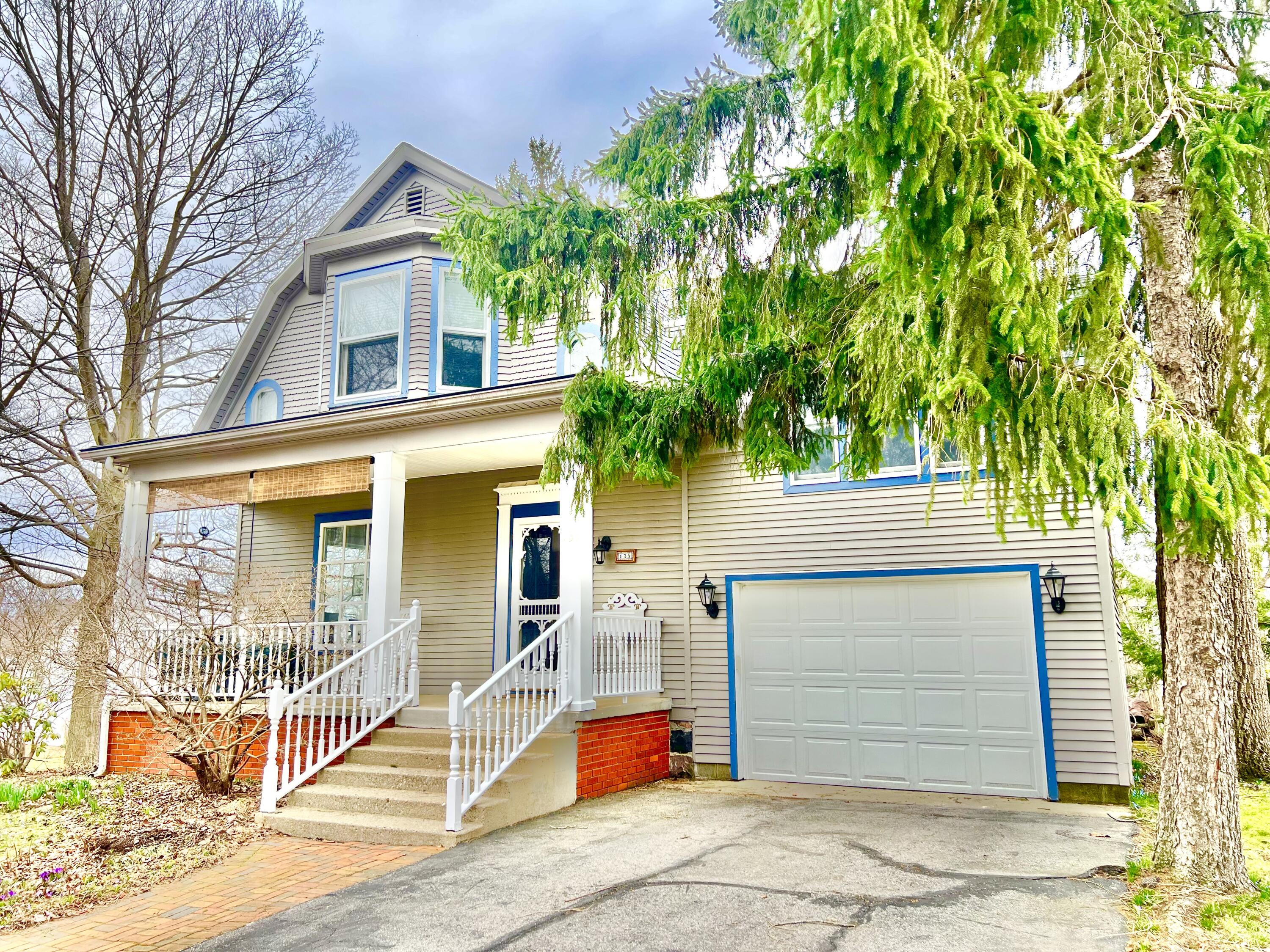135 Budlong Street