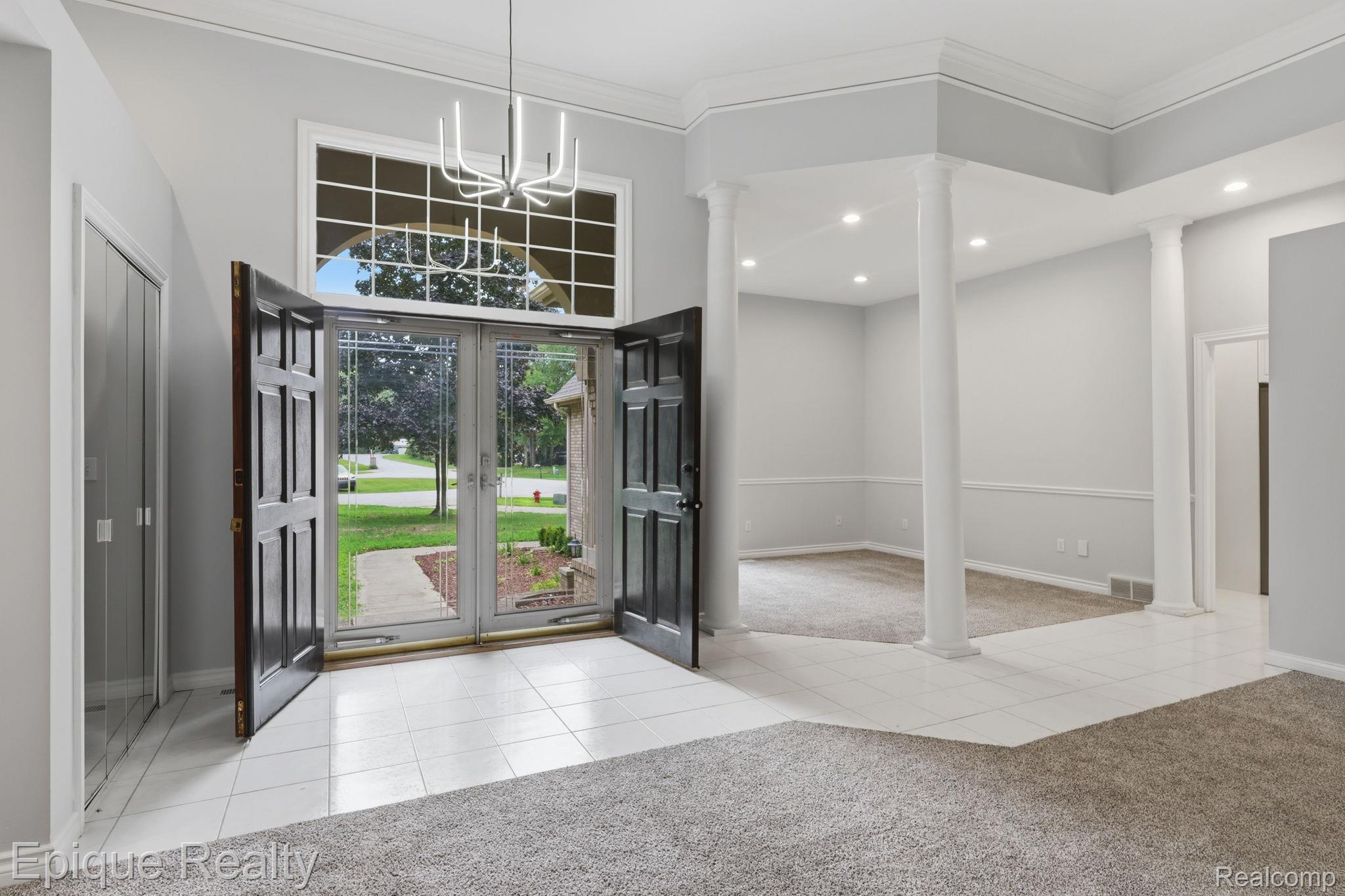 3040 Oak Moss Court