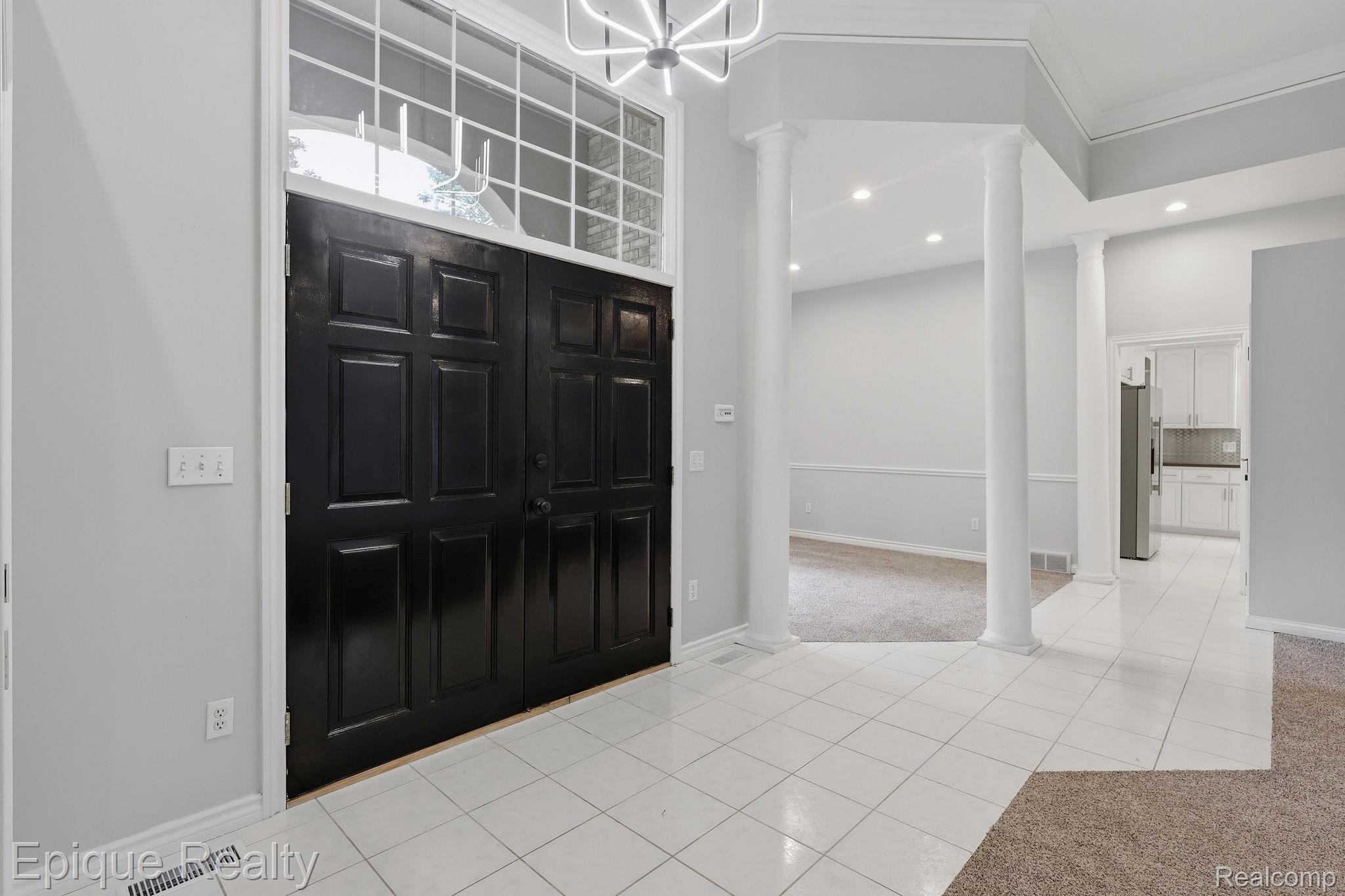 3040 Oak Moss Court
