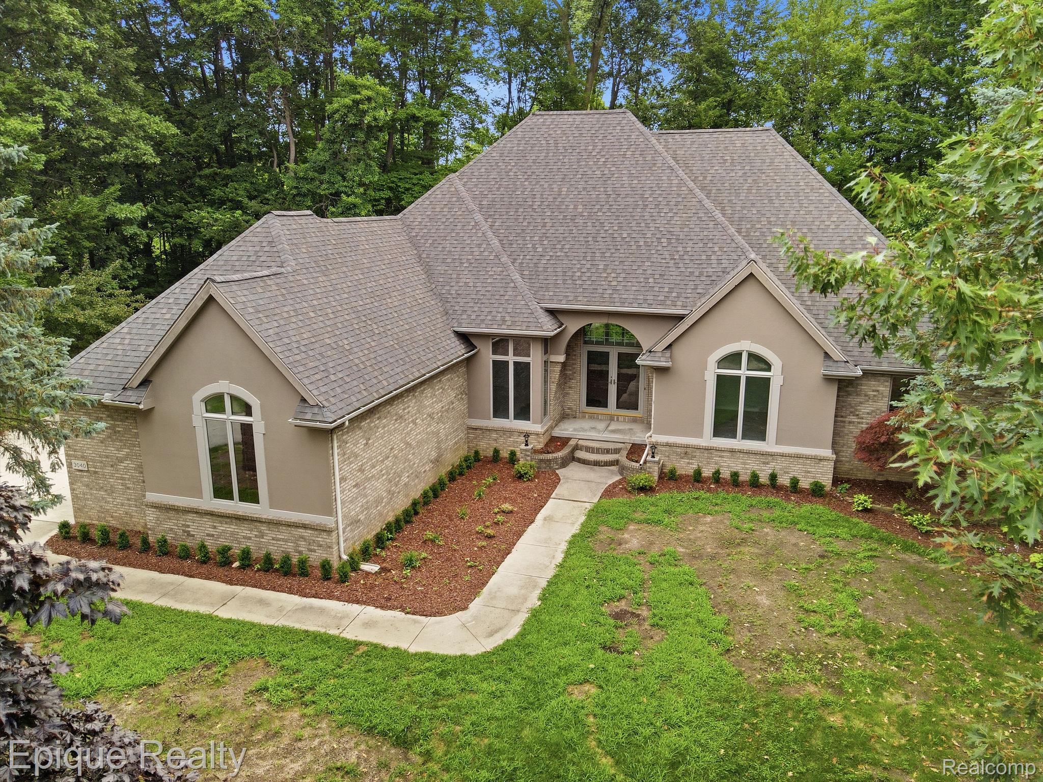 3040 Oak Moss Court