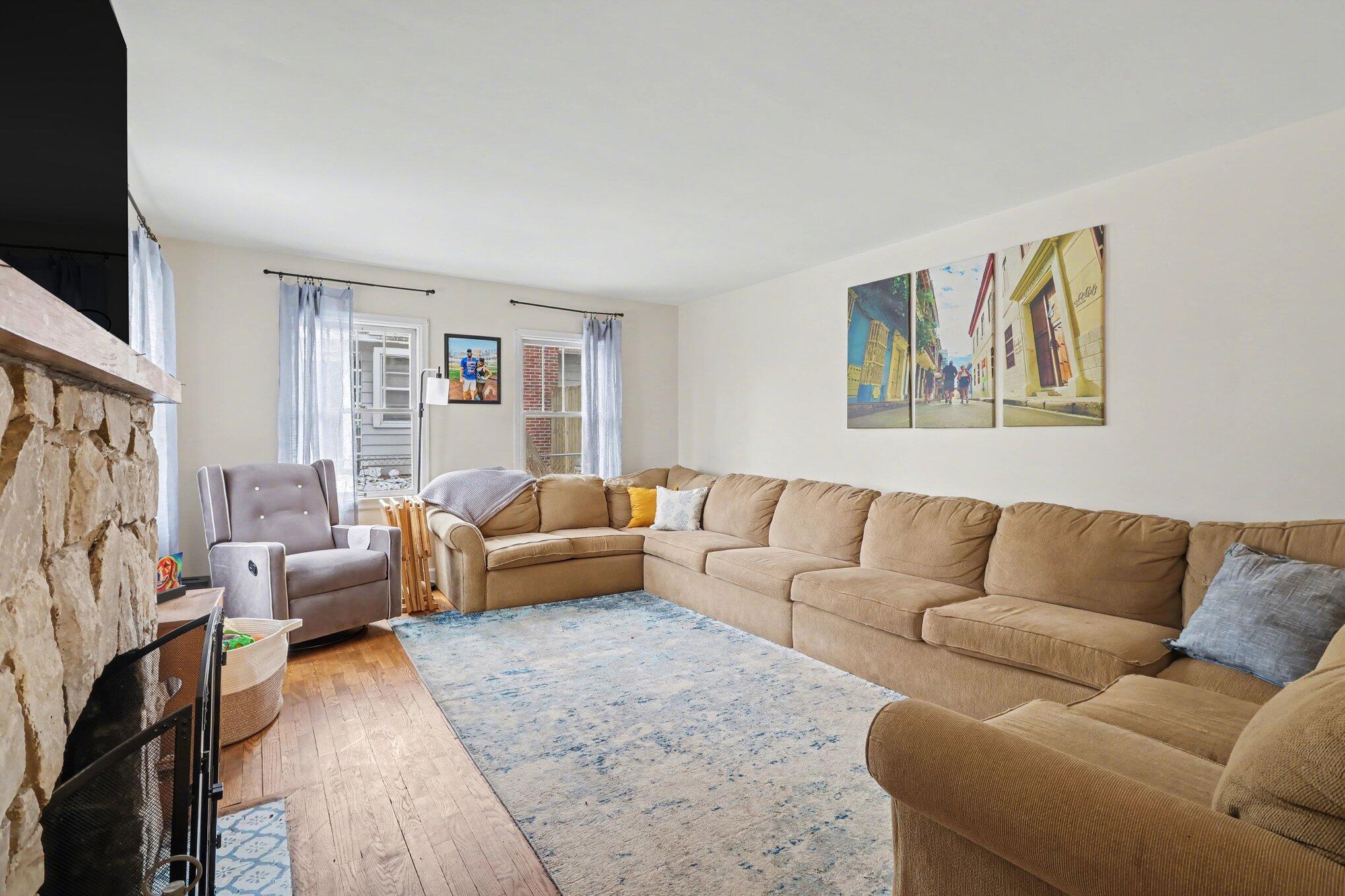 54 E Emmett Street E