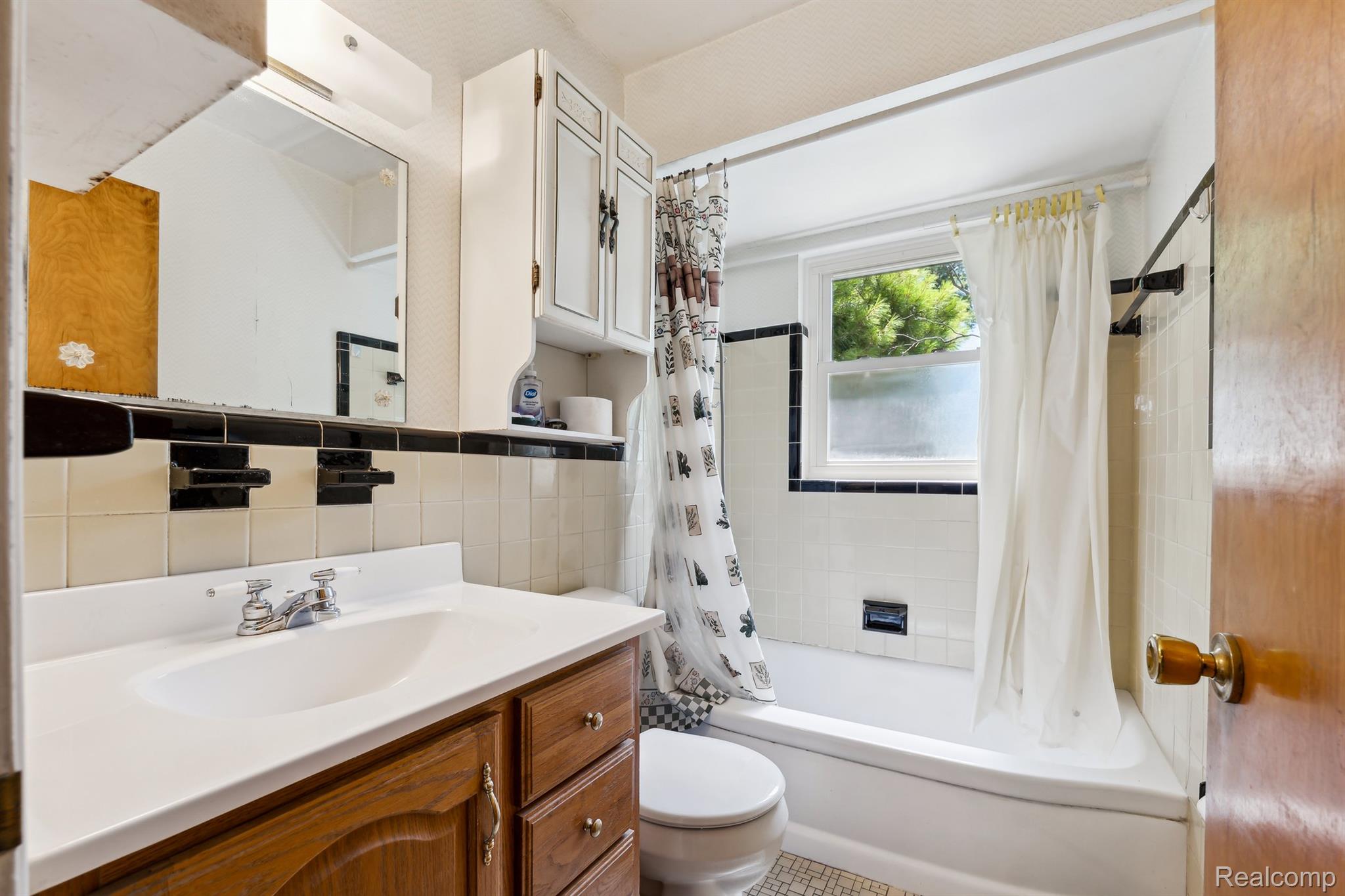 Clawson City, Michigan 48017, United States, 3 Bedrooms Bedrooms, ,1 BathroomBathrooms,Residential,Active,178656