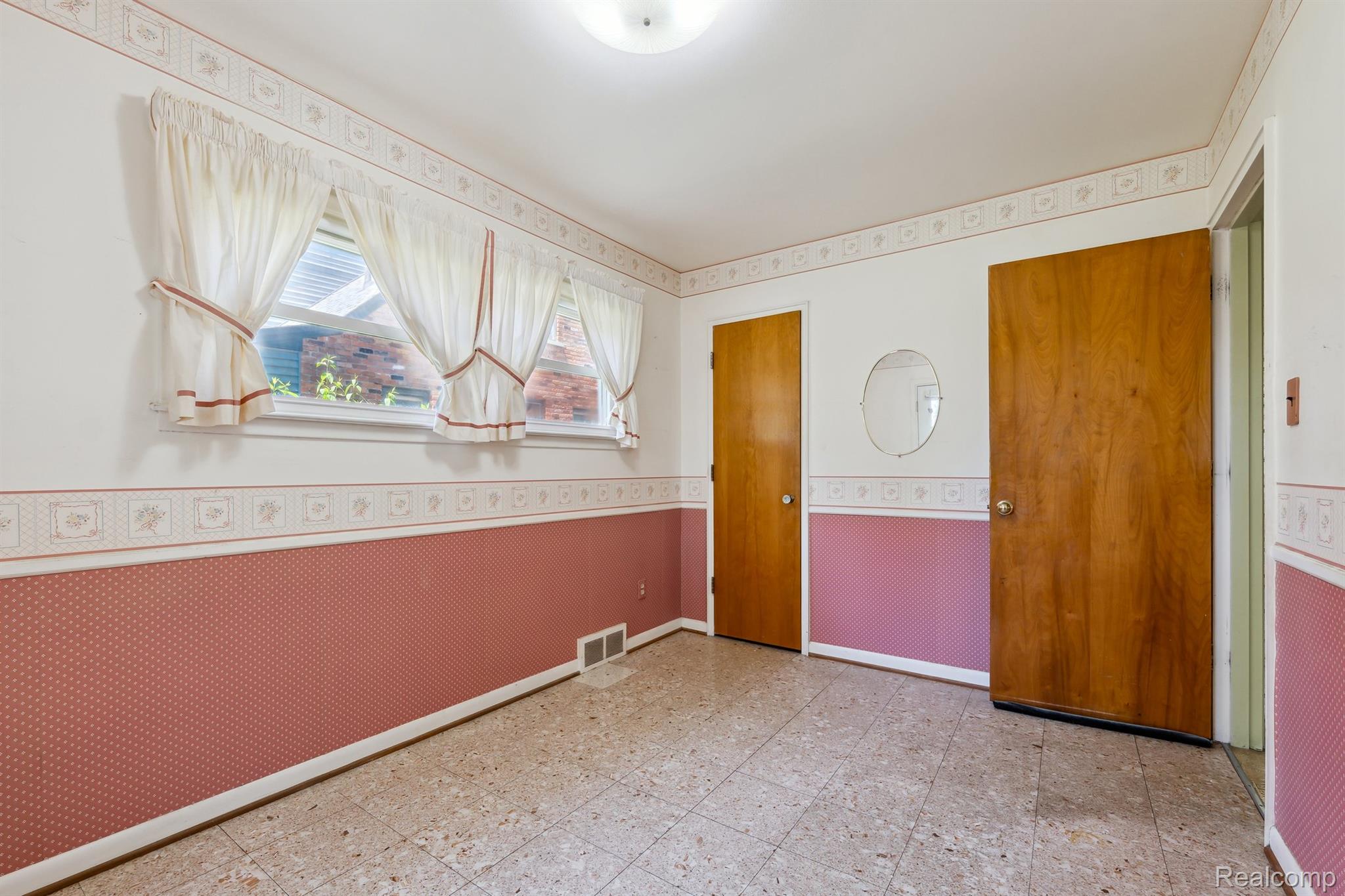 Clawson City, Michigan 48017, United States, 3 Bedrooms Bedrooms, ,1 BathroomBathrooms,Residential,Active,178656