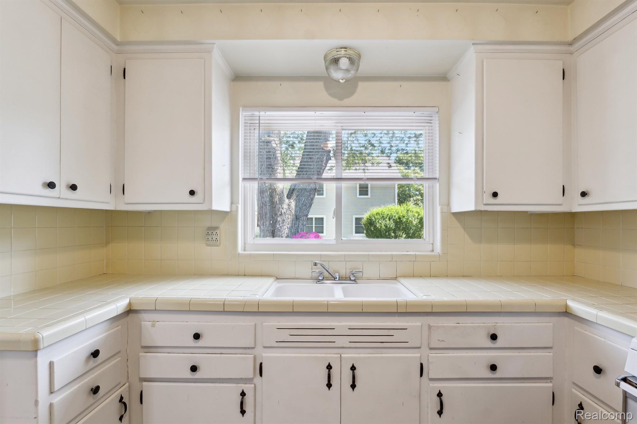 Clawson City, Michigan 48017, United States, 3 Bedrooms Bedrooms, ,1 BathroomBathrooms,Residential,Active,178656