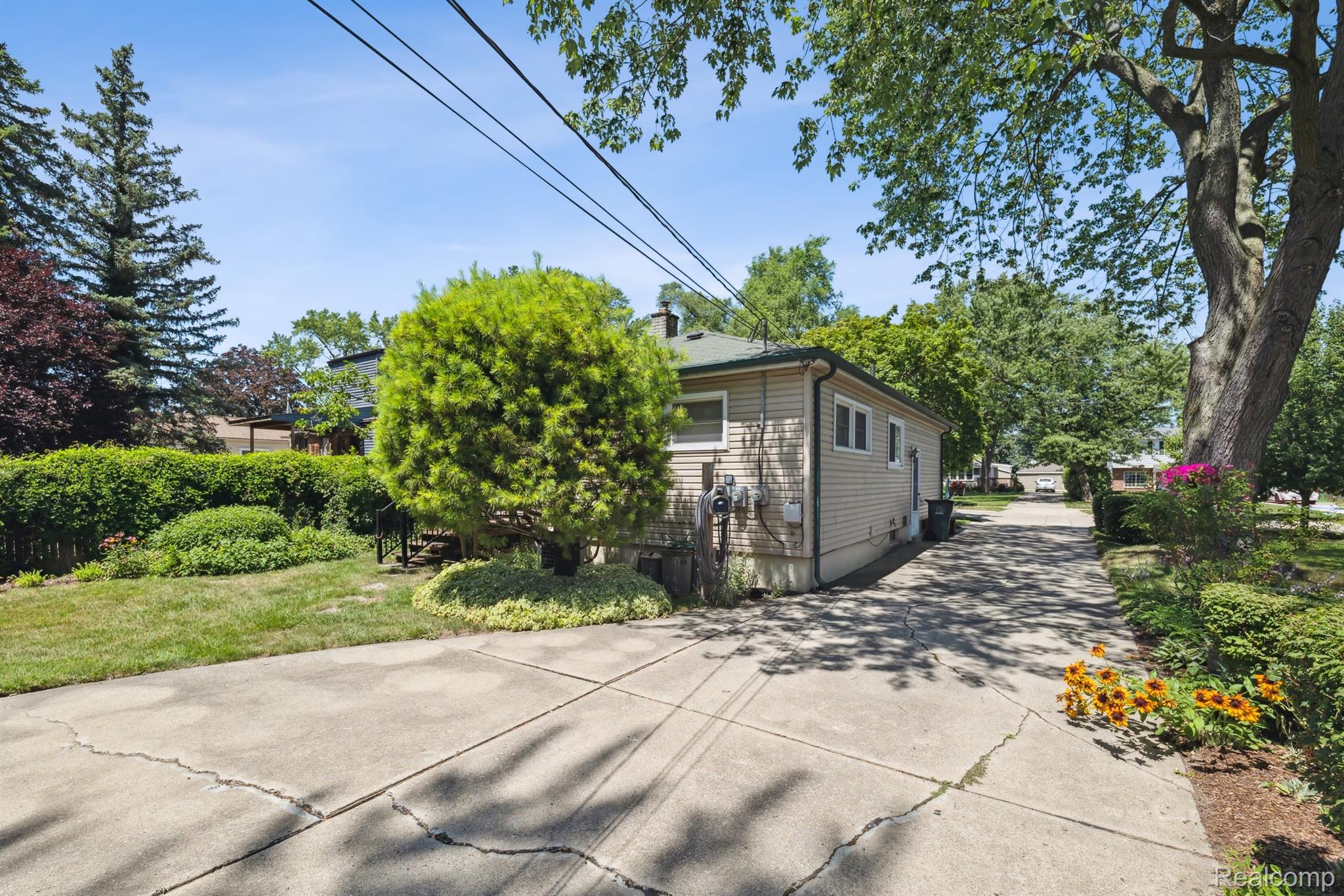 Clawson City, Michigan 48017, United States, 3 Bedrooms Bedrooms, ,1 BathroomBathrooms,Residential,Active,178656