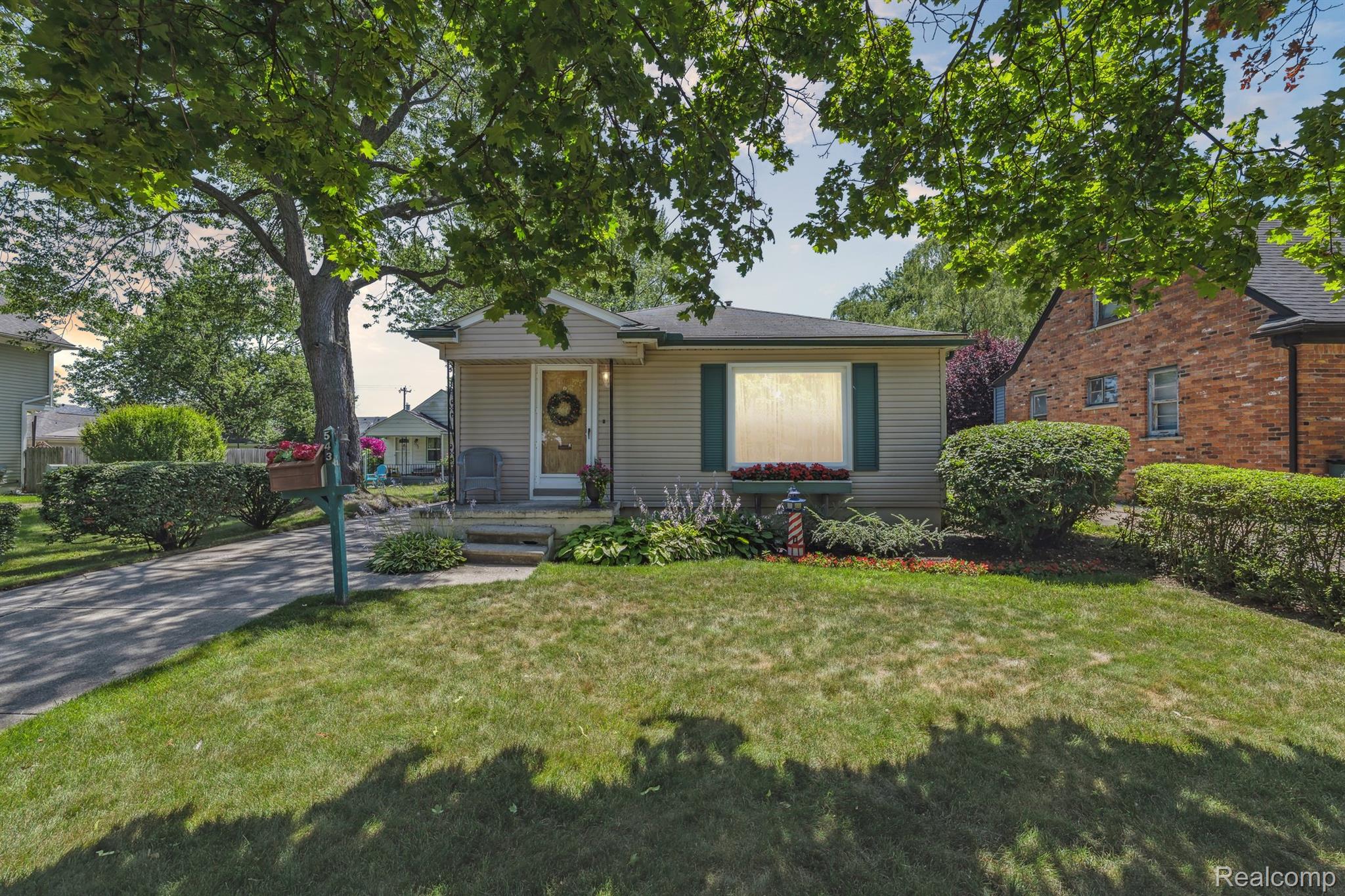 543 Broadacre Avenue